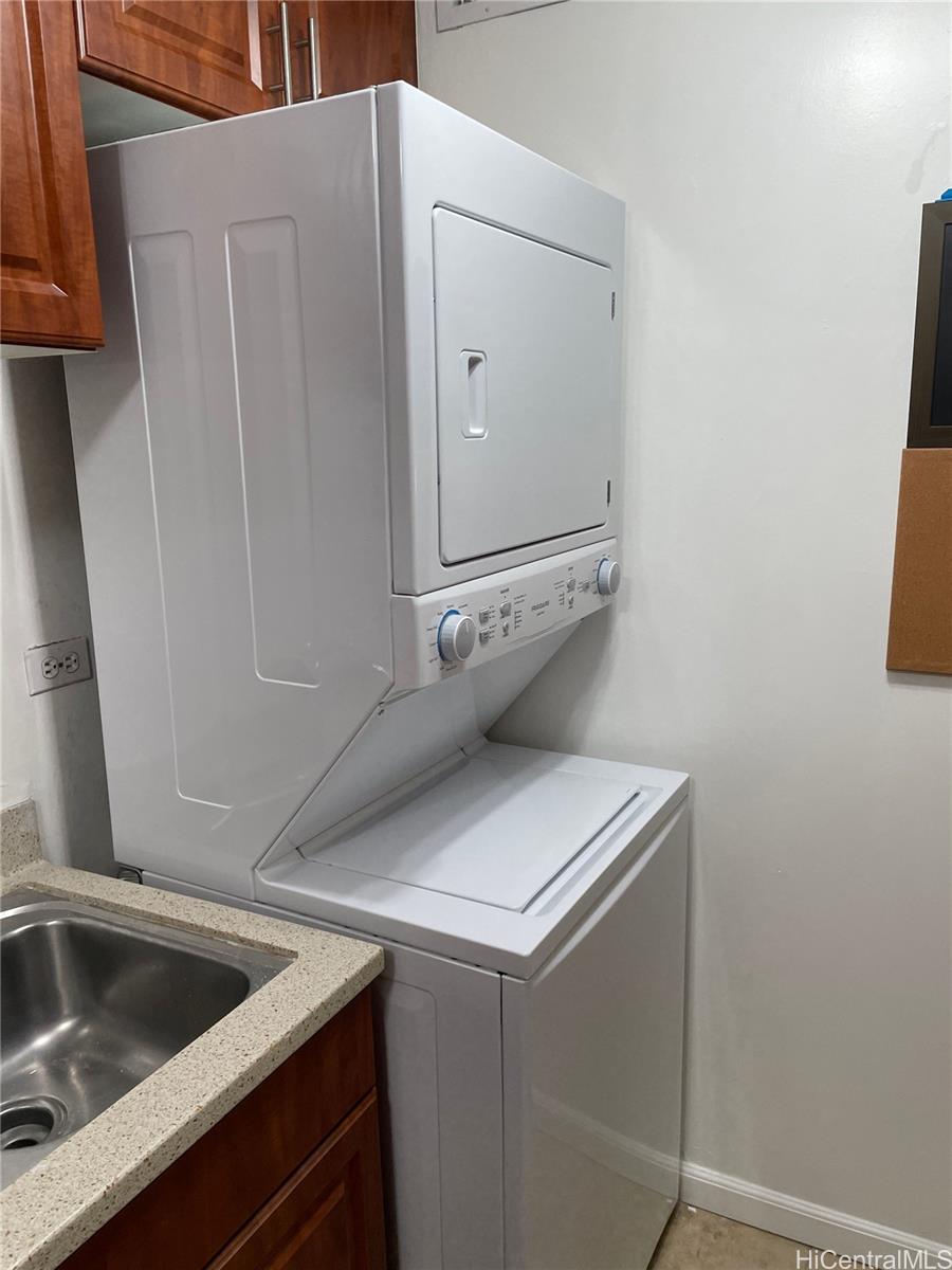 2465 Ala Wai Blvd Honolulu - Rental - photo 7 of 9