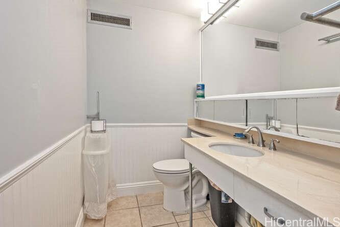 Fairway Manor condo # 1104, Honolulu, Hawaii - photo 10 of 15