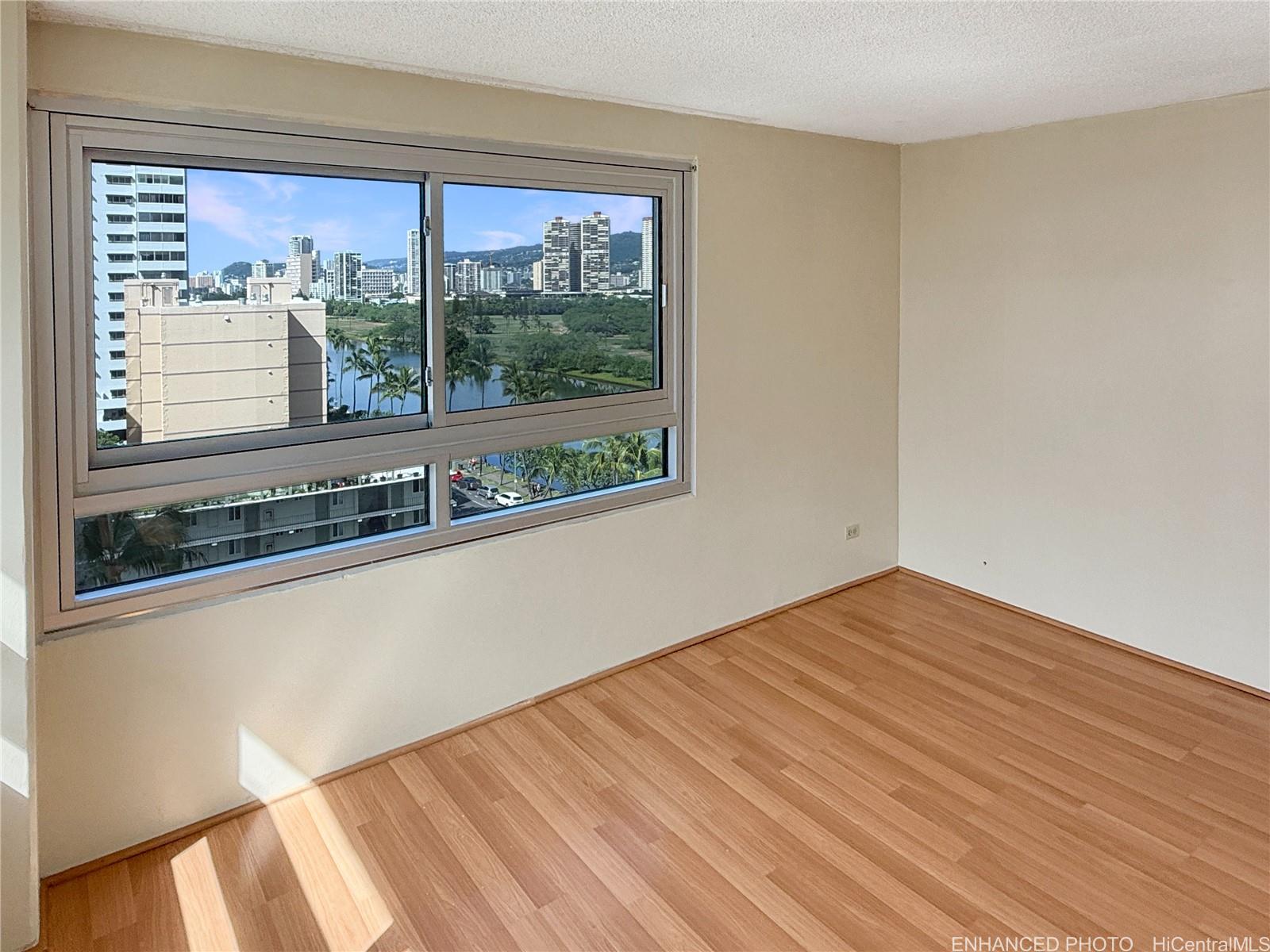 Fairway Manor condo # 903, Honolulu, Hawaii - photo 4 of 13