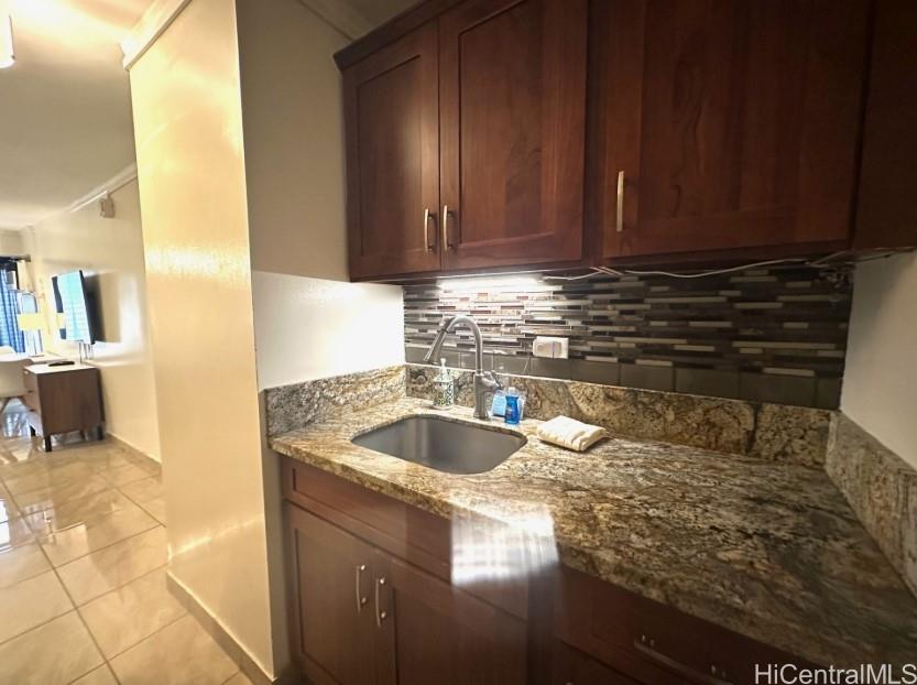 2465 Kuhio At Waikiki condo # 304, Honolulu, Hawaii - photo 12 of 25