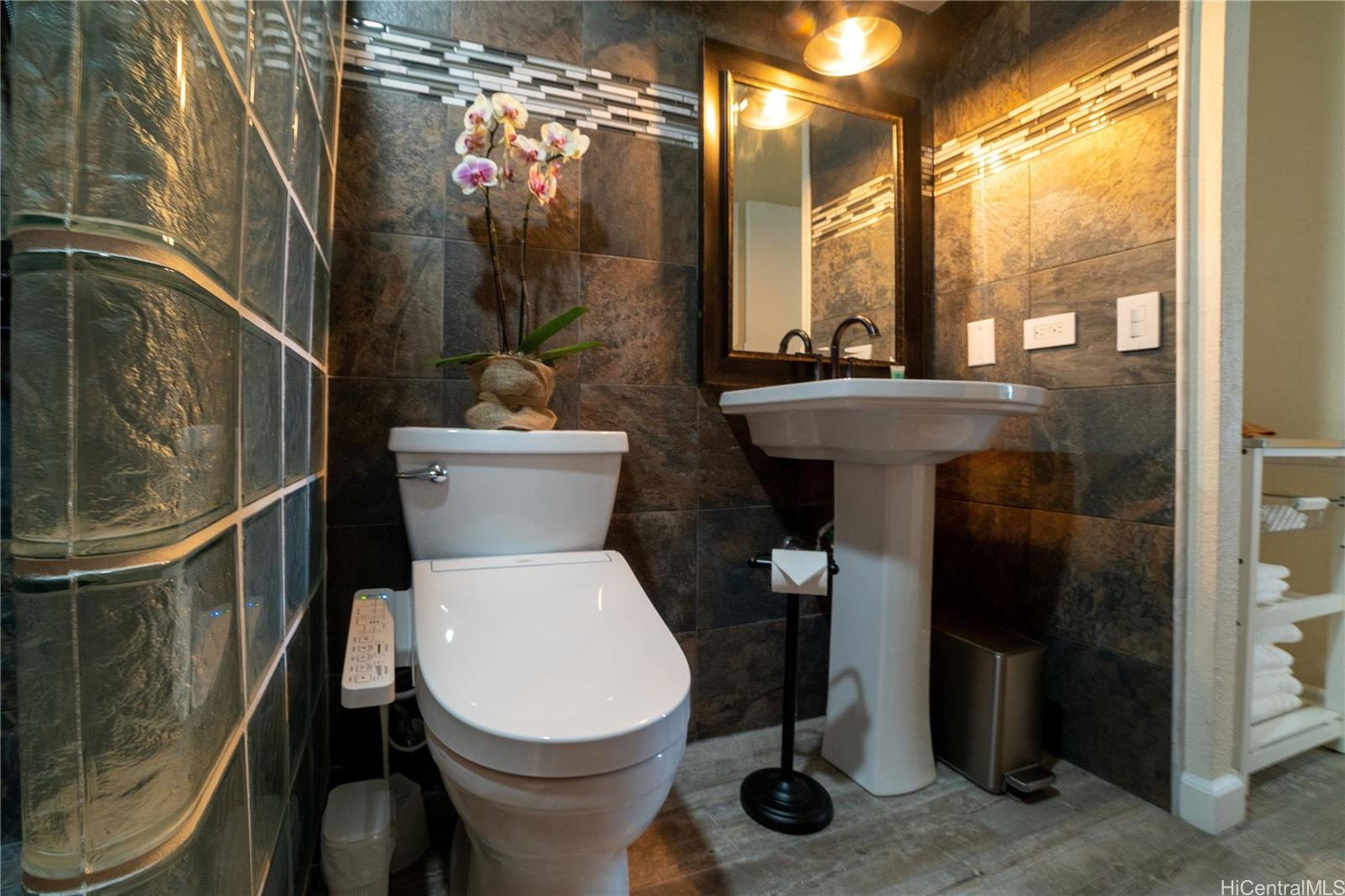 2465 Kuhio At Waikiki condo # 410, Honolulu, Hawaii - photo 14 of 21