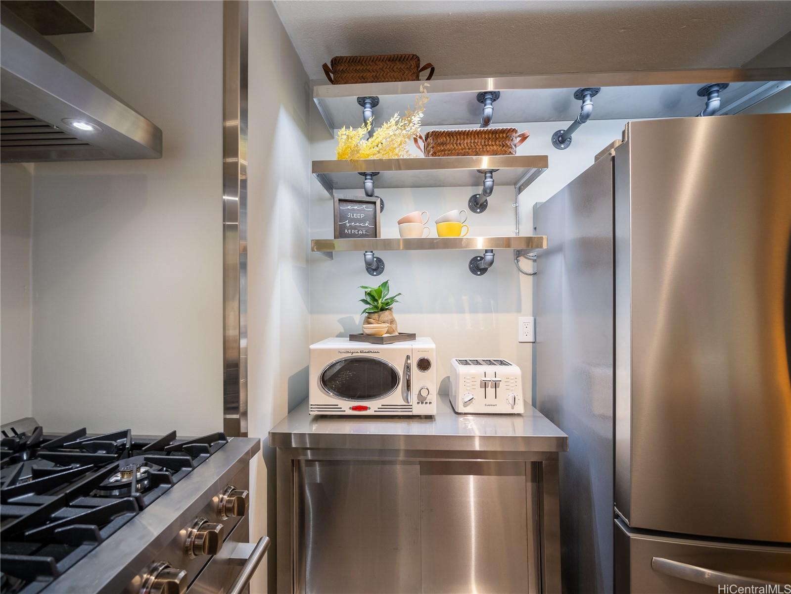 2465 Kuhio At Waikiki condo # 410, Honolulu, Hawaii - photo 4 of 21