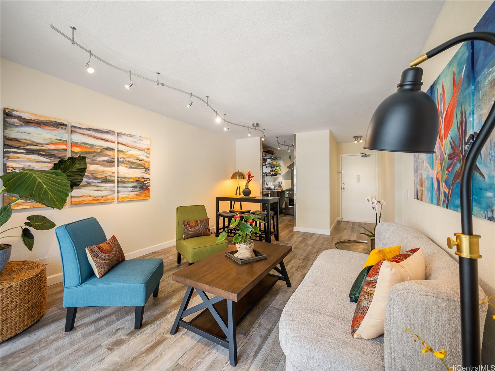 2465 Kuhio At Waikiki condo # 410, Honolulu, Hawaii - photo 5 of 21