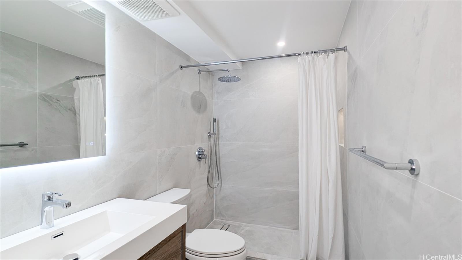 2465 Kuhio At Waikiki condo # 506, Honolulu, Hawaii - photo 11 of 24