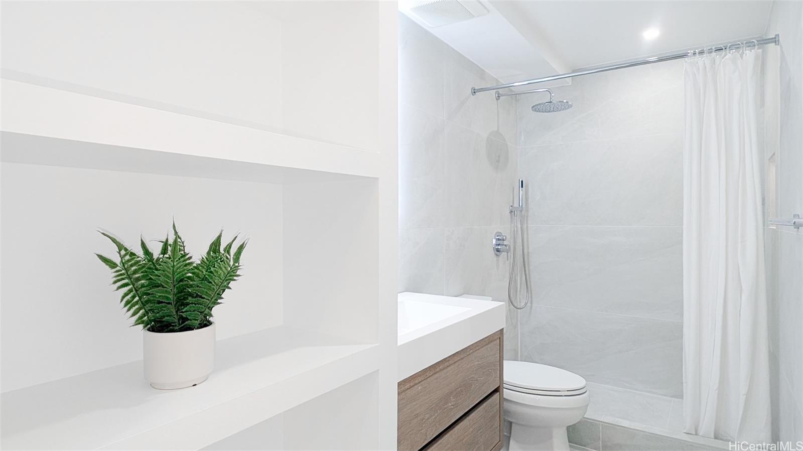 2465 Kuhio At Waikiki condo # 506, Honolulu, Hawaii - photo 12 of 24