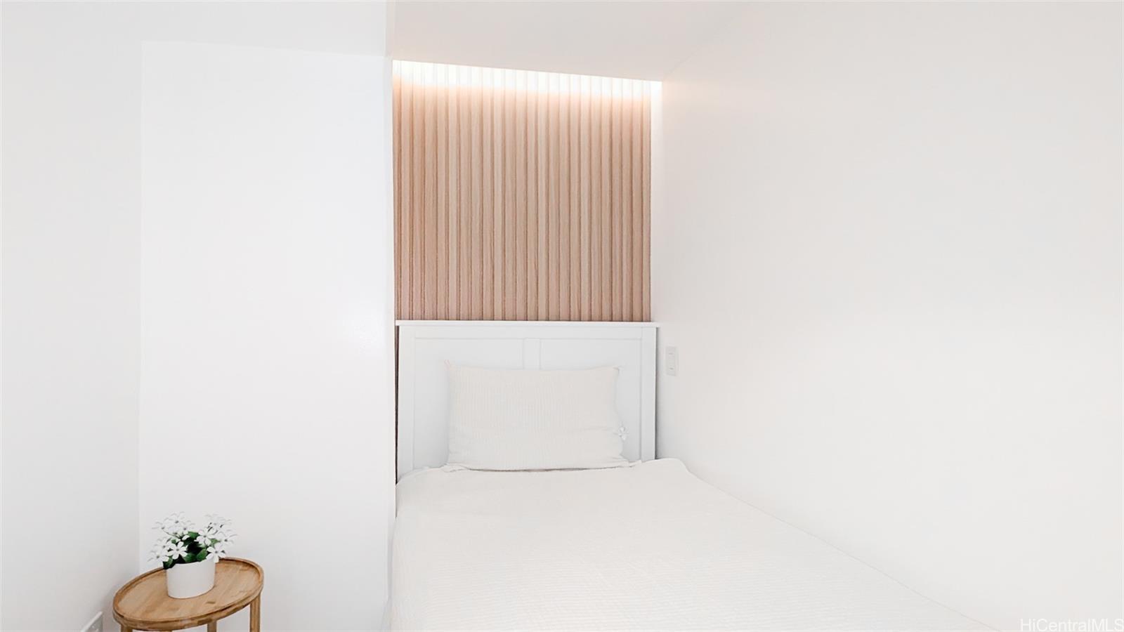 2465 Kuhio At Waikiki condo # 506, Honolulu, Hawaii - photo 19 of 24