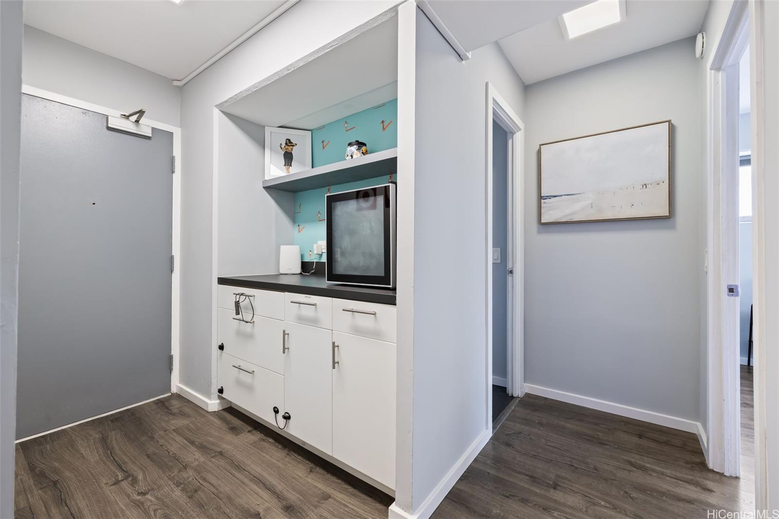 2465 Kuhio At Waikiki condo # 710, Honolulu, Hawaii - photo 15 of 25