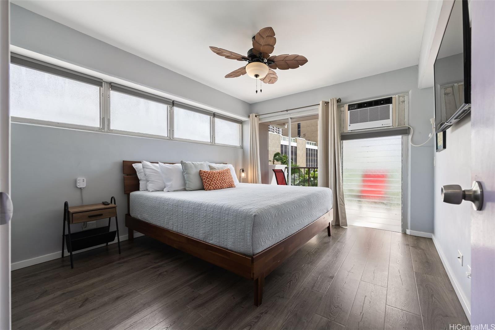 2465 Kuhio At Waikiki condo # 710, Honolulu, Hawaii - photo 17 of 25