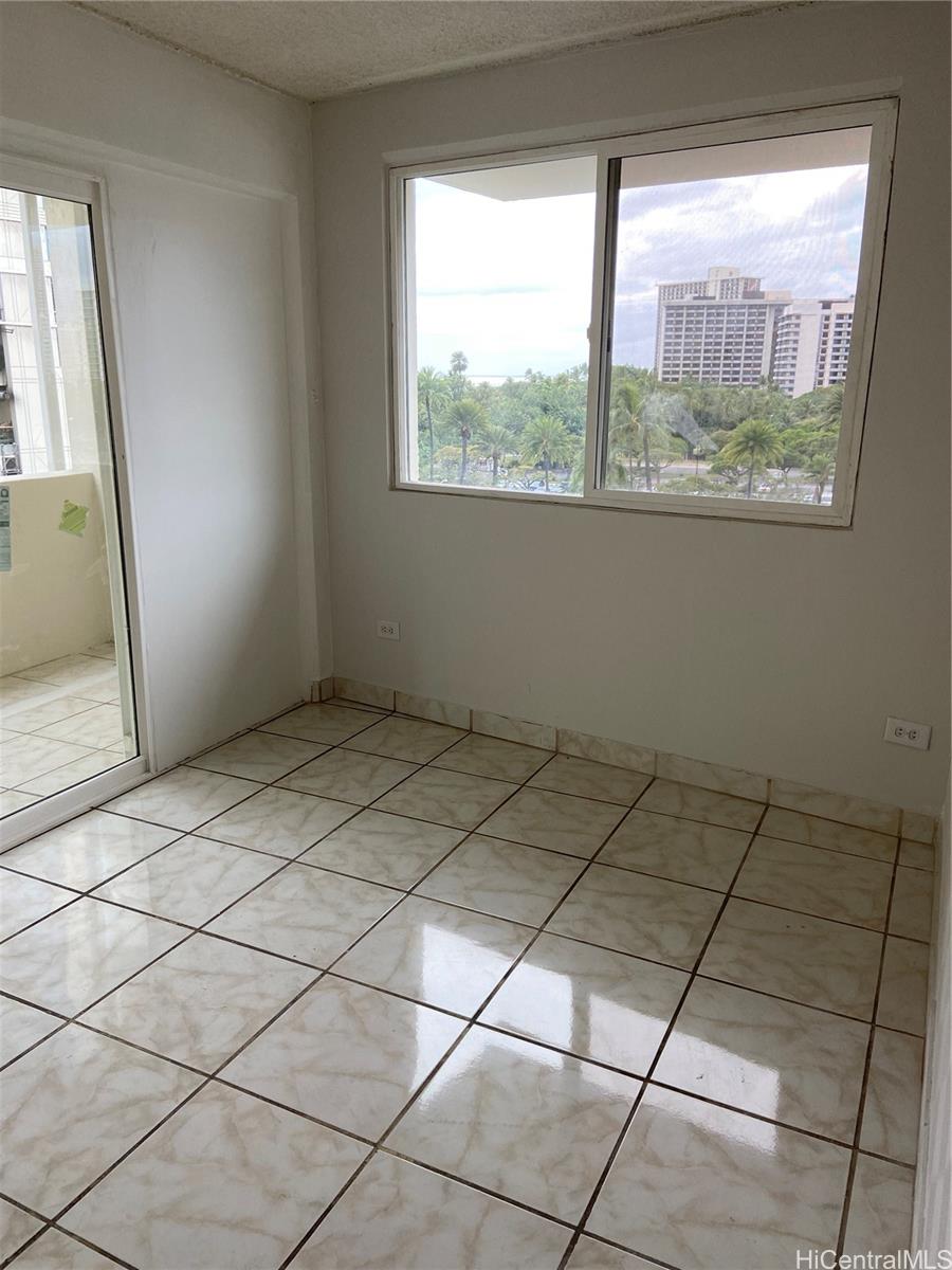 Niihau Apts Inc condo # 801, Honolulu, Hawaii - photo 4 of 8