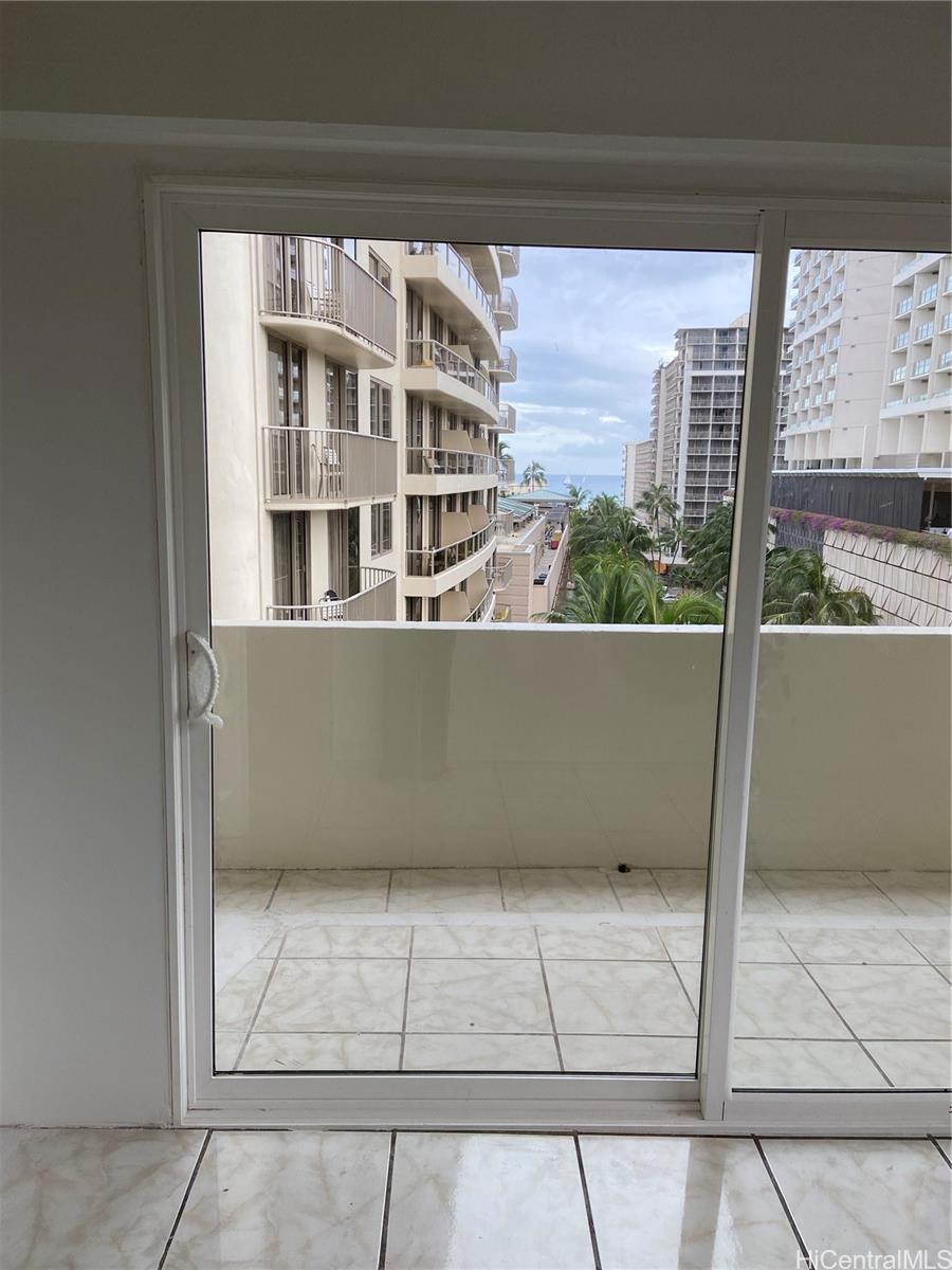 Niihau Apts Inc condo # 801, Honolulu, Hawaii - photo 8 of 8