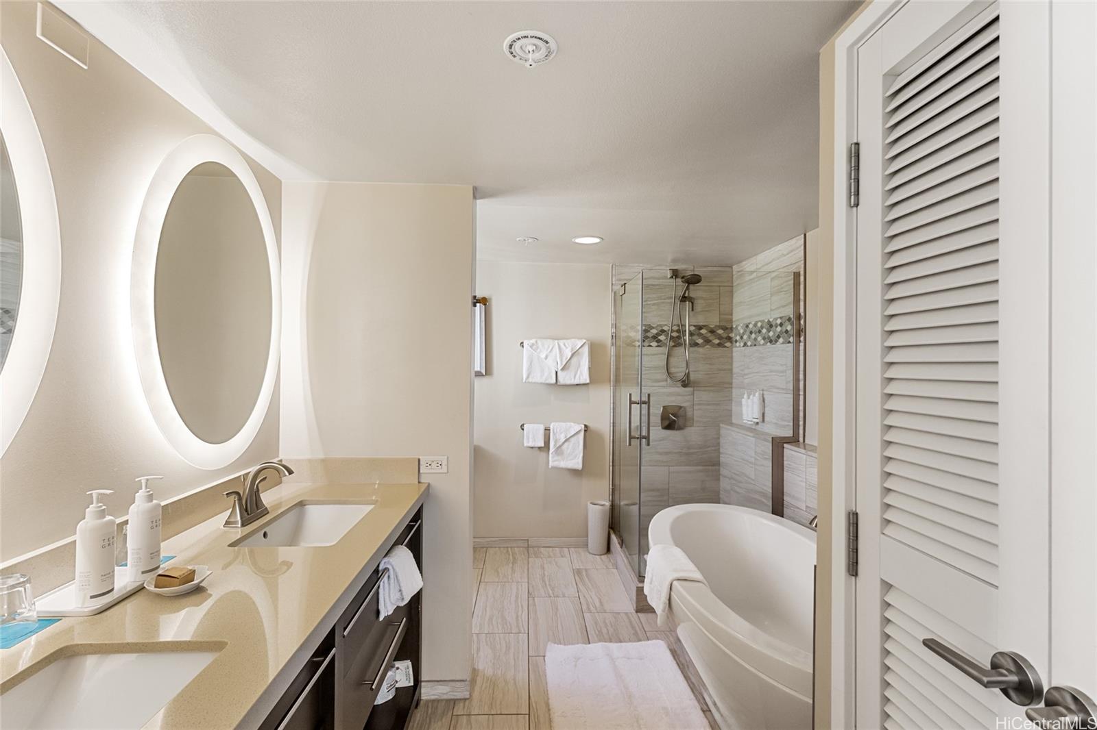 Waikiki Beach Tower condo # 2801, Honolulu, Hawaii - photo 17 of 22