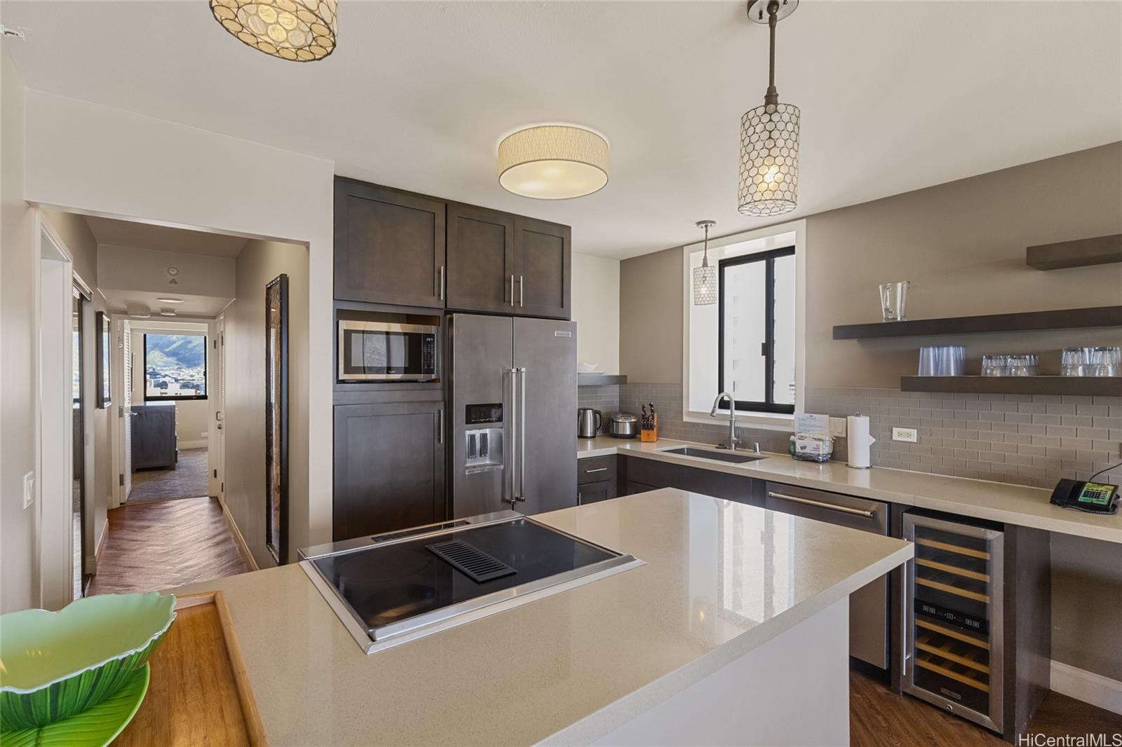 Waikiki Beach Tower condo # 2801, Honolulu, Hawaii - photo 7 of 22