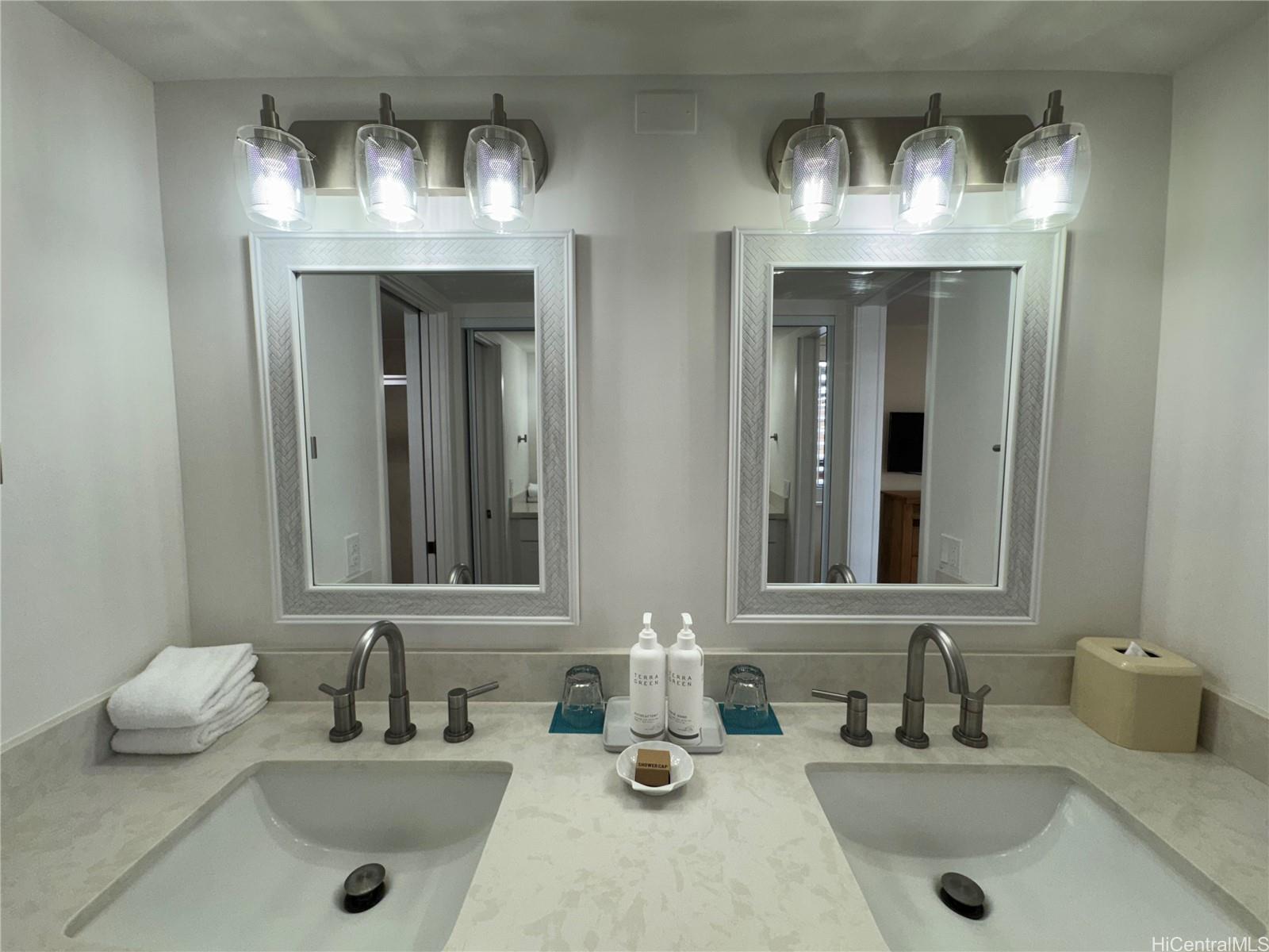 Waikiki Beach Tower condo # 504, Honolulu, Hawaii - photo 7 of 24