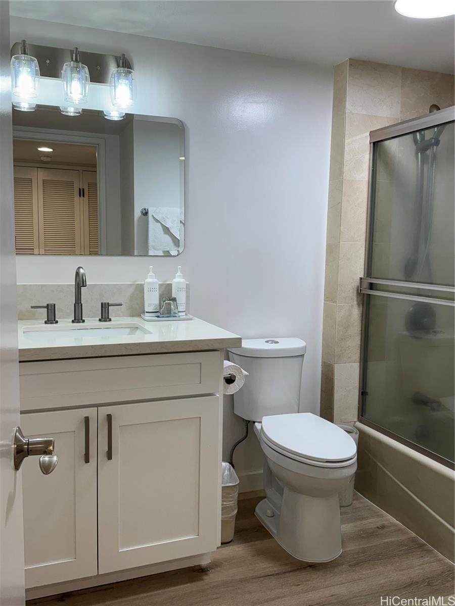 Waikiki Beach Tower condo # 504, Honolulu, Hawaii - photo 10 of 24