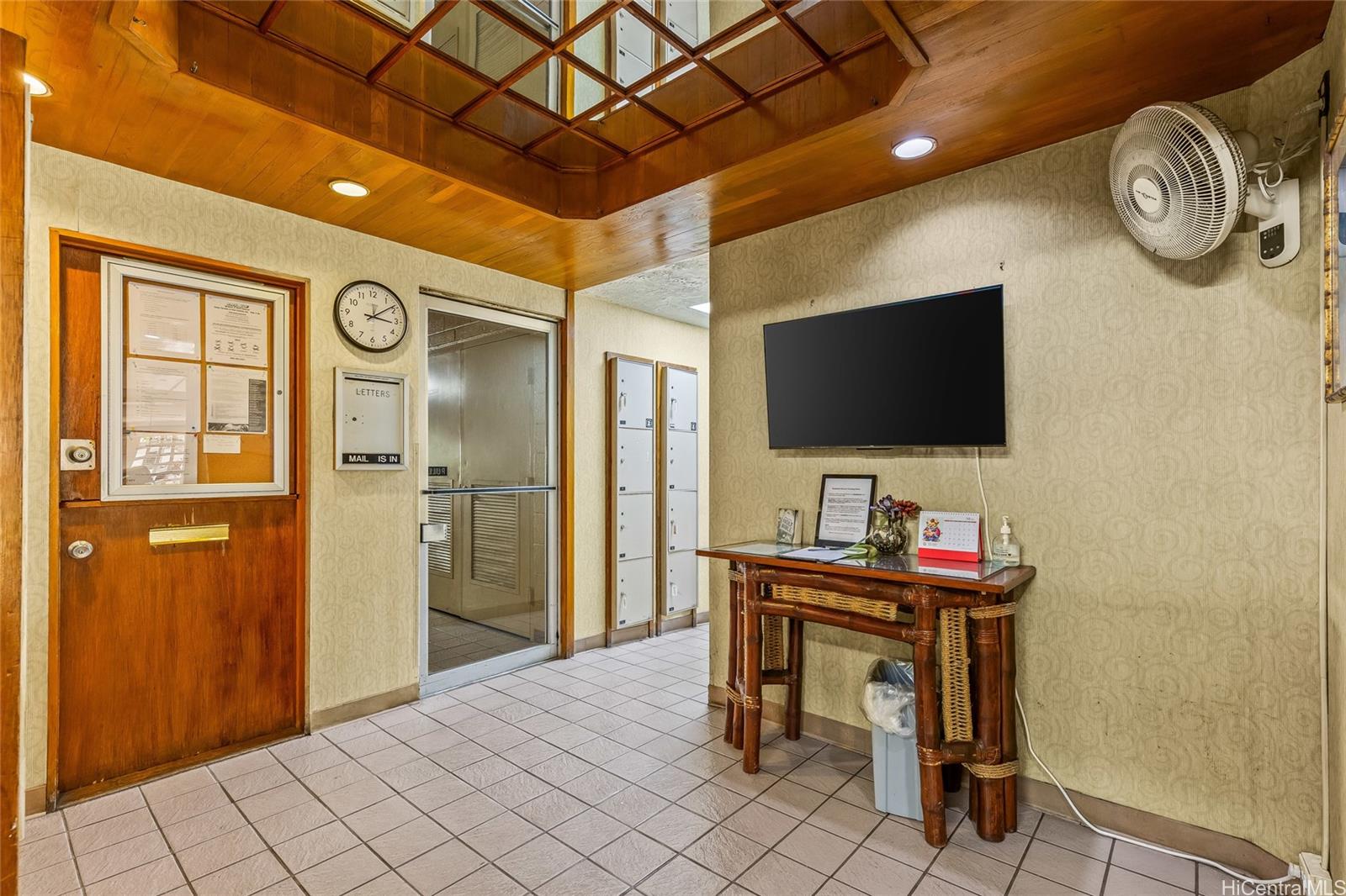 Kapiolani Royale condo # 1503, Honolulu, Hawaii - photo 22 of 25