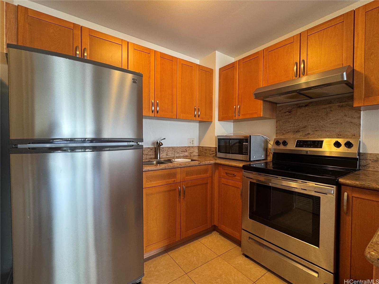 2474 Kapiolani Blvd Honolulu - Rental - photo 2 of 16