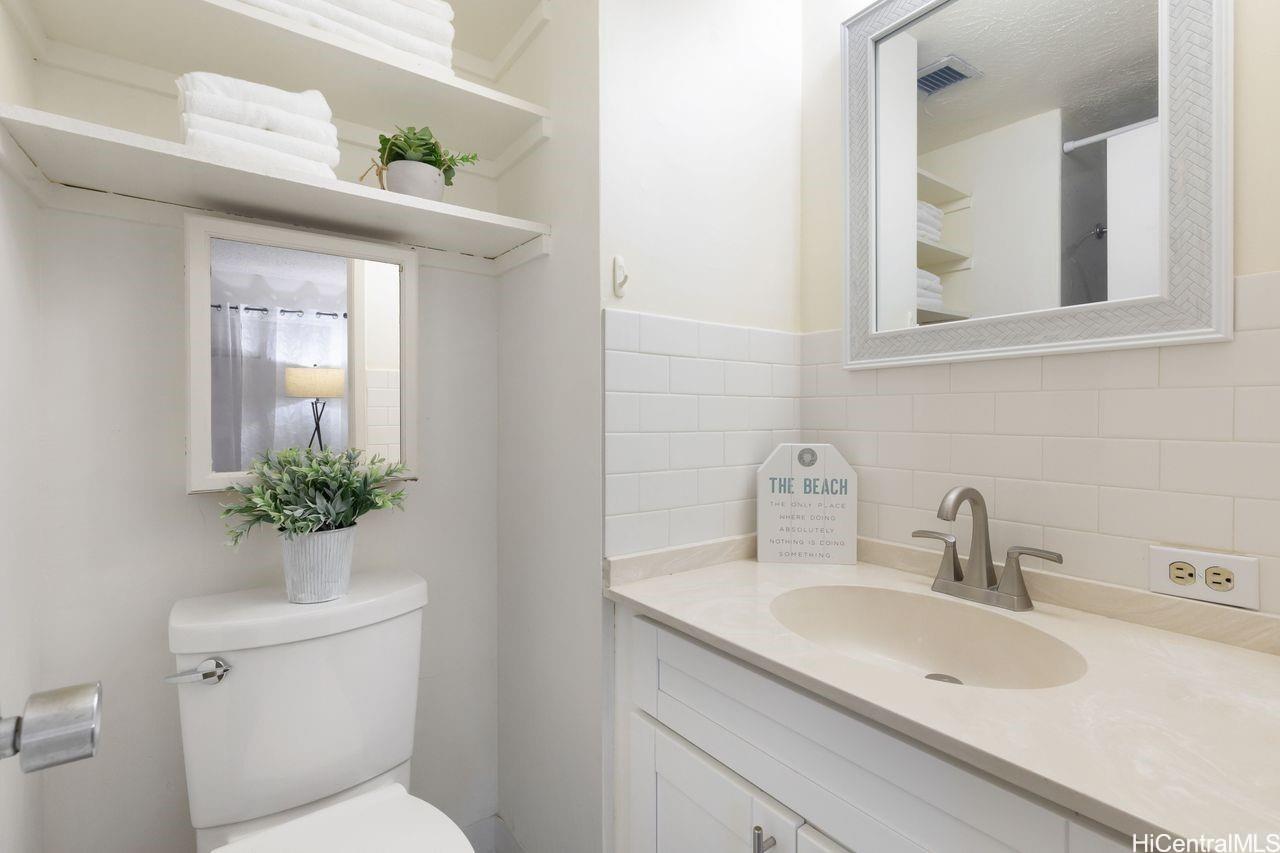 Iolani condo # 203, Honolulu, Hawaii - photo 11 of 25