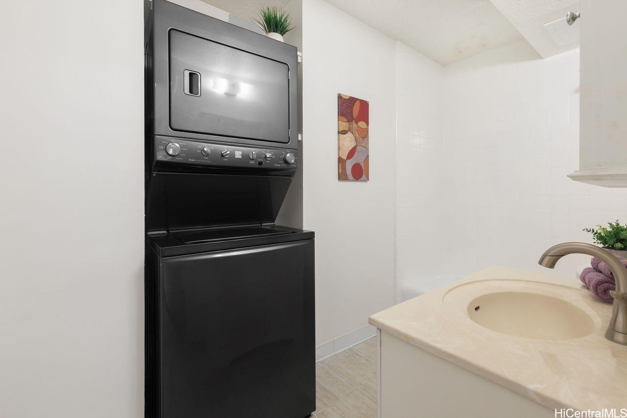 Iolani condo # 203, Honolulu, Hawaii - photo 17 of 25