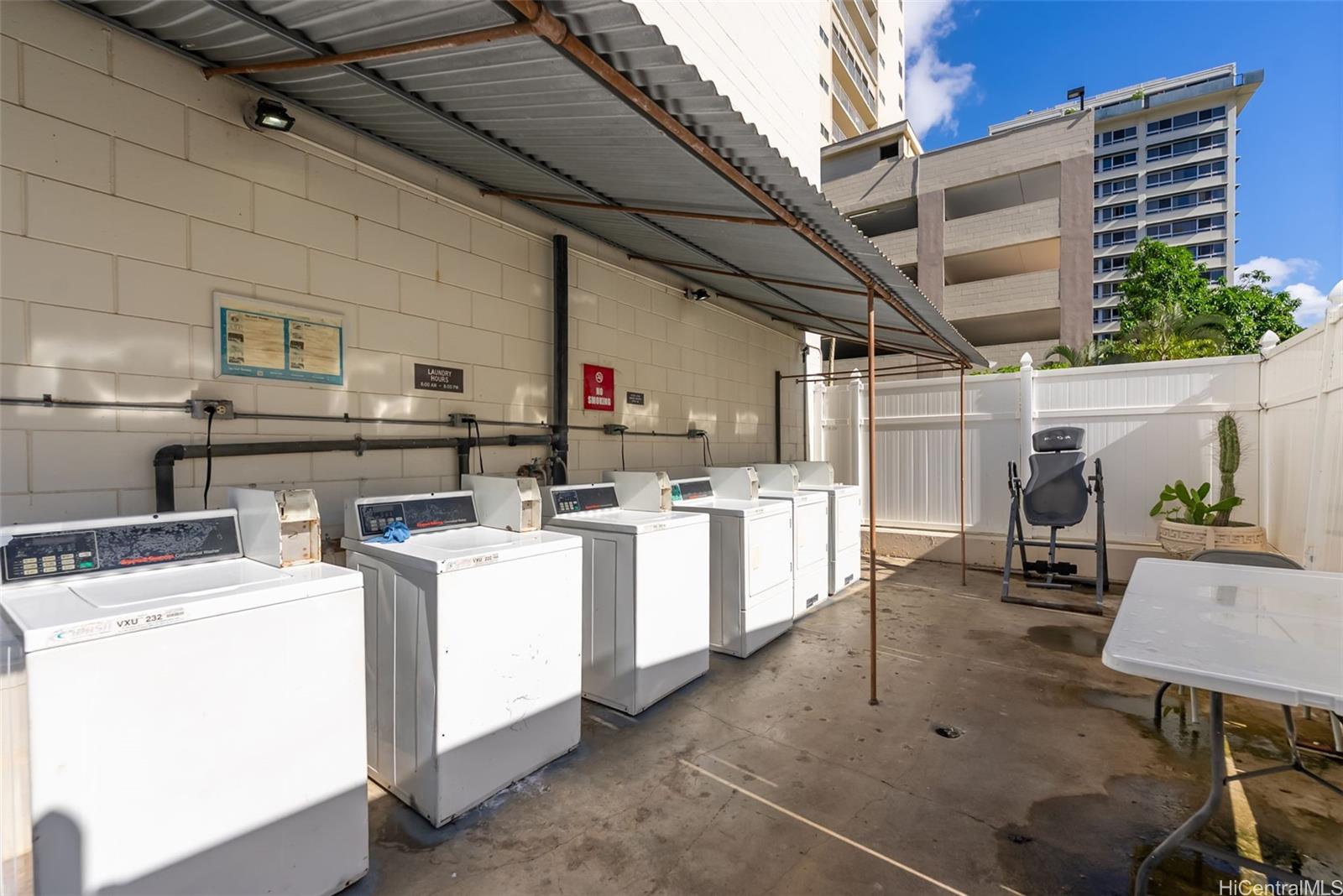Pacific Islander condo # 402, Honolulu, Hawaii - photo 20 of 25