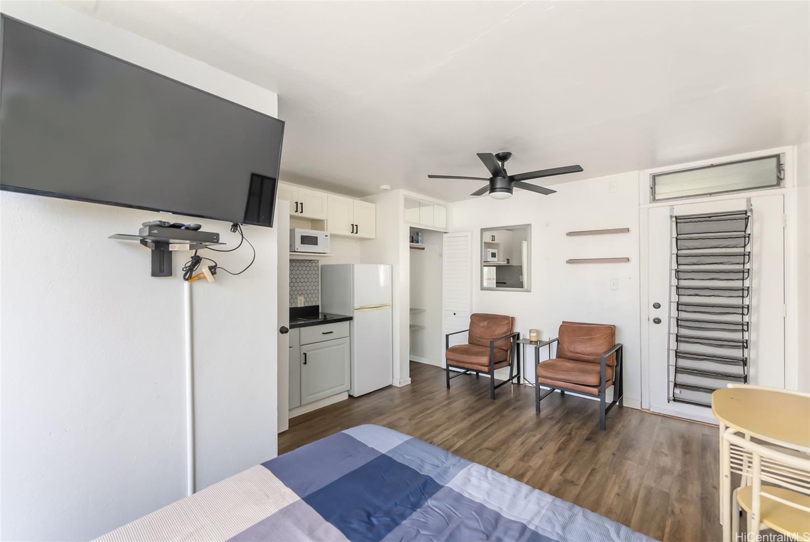 Pacific Islander condo # 402, Honolulu, Hawaii - photo 6 of 25