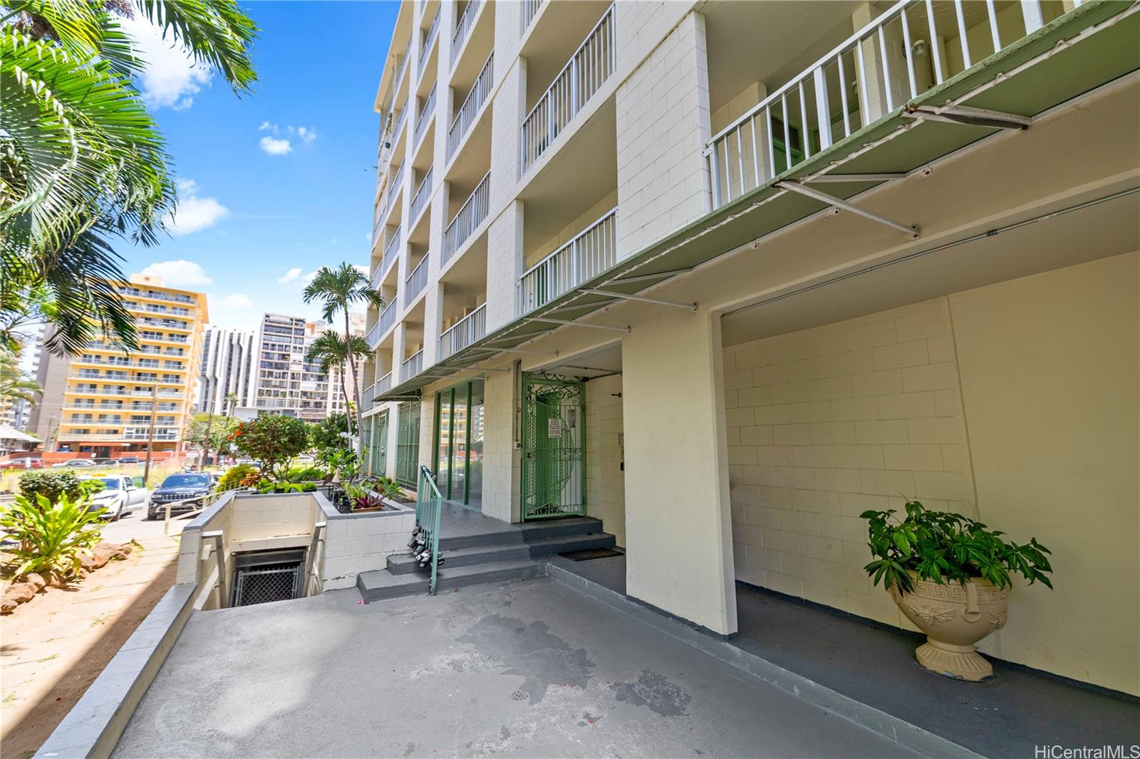 Pacific Islander condo # 403, Honolulu, Hawaii - photo 17 of 19
