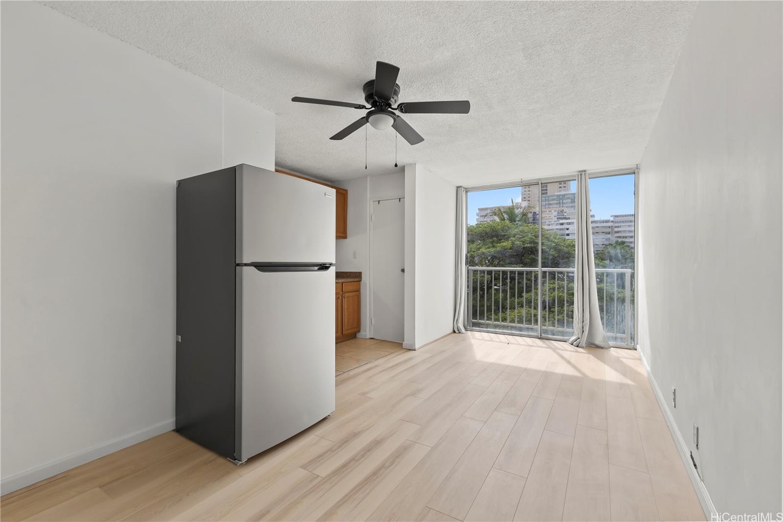 Pacific Islander condo # 403, Honolulu, Hawaii - photo 5 of 19