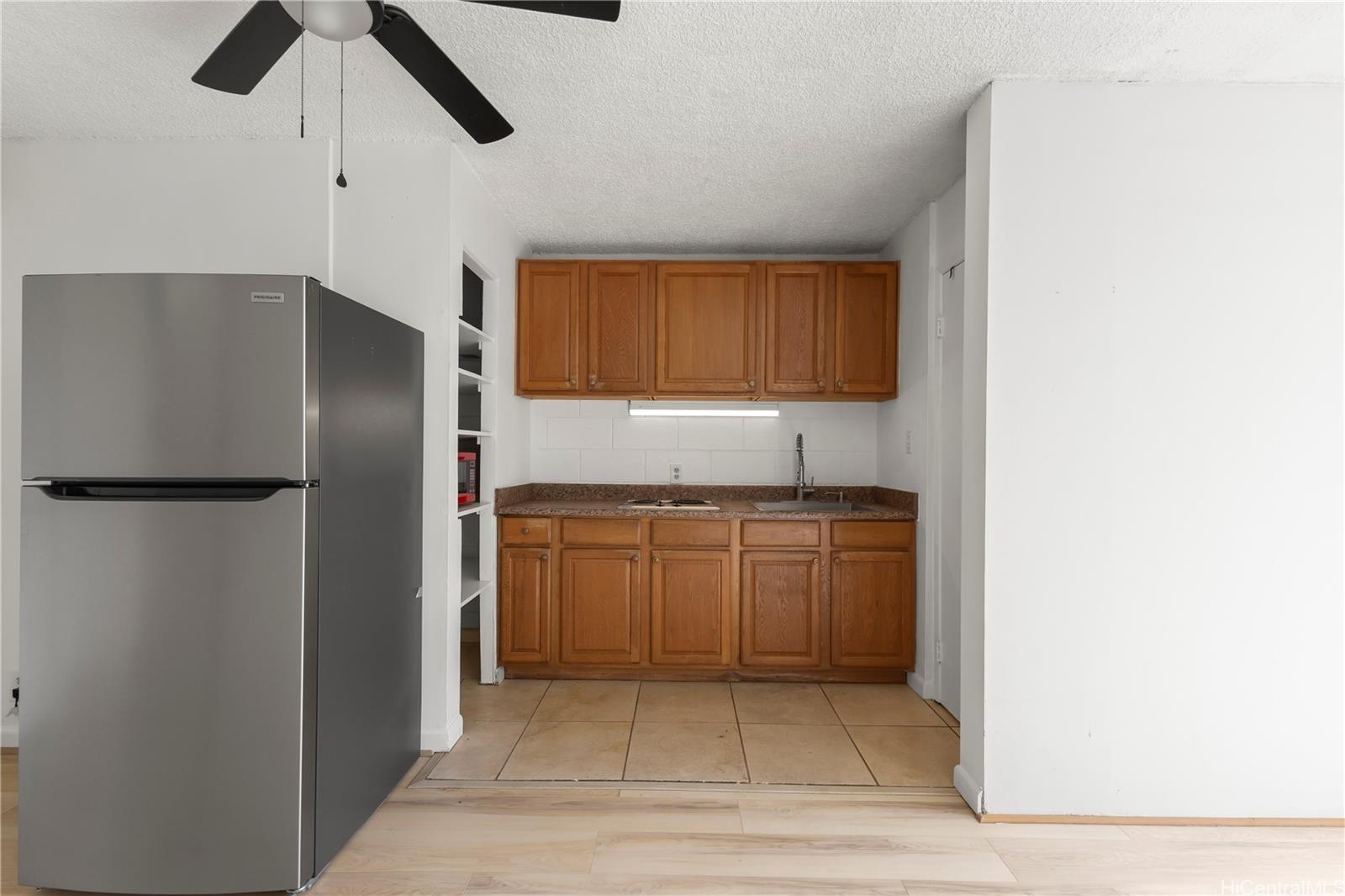 Pacific Islander condo # 403, Honolulu, Hawaii - photo 7 of 19