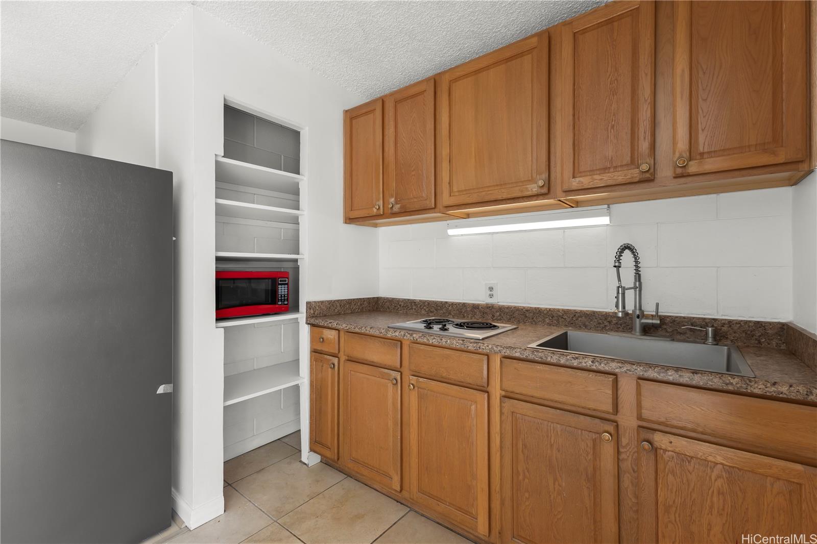 Pacific Islander condo # 403, Honolulu, Hawaii - photo 8 of 19