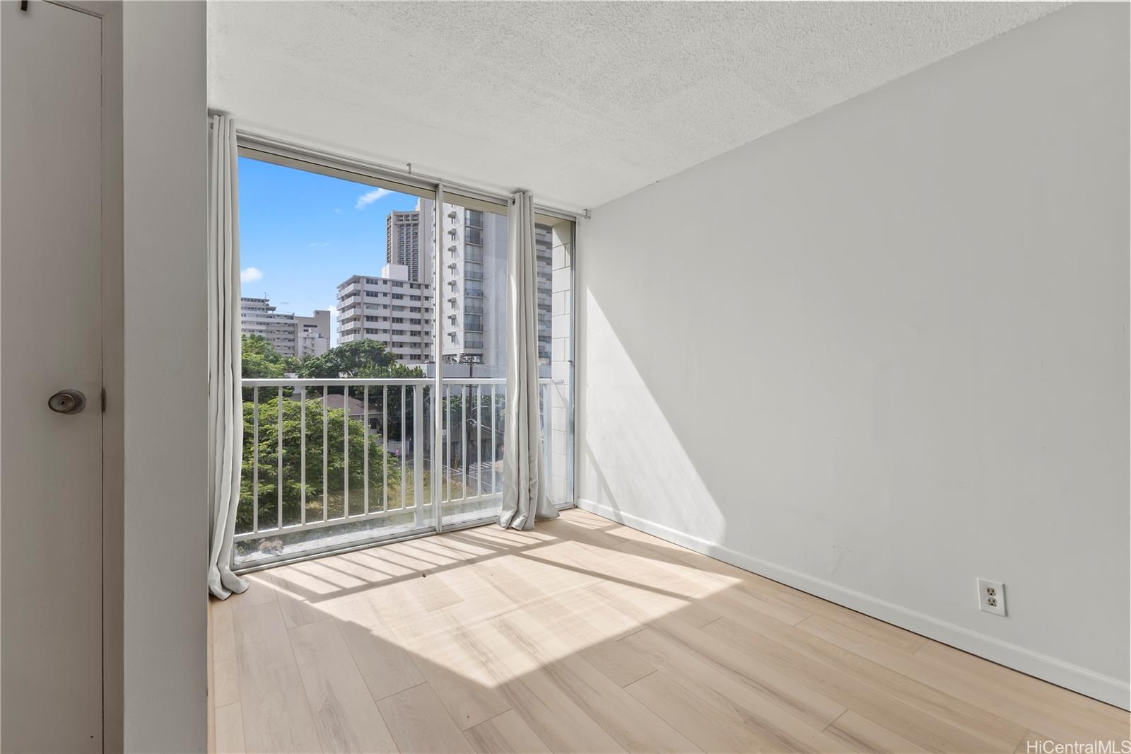 Pacific Islander condo # 403, Honolulu, Hawaii - photo 9 of 19