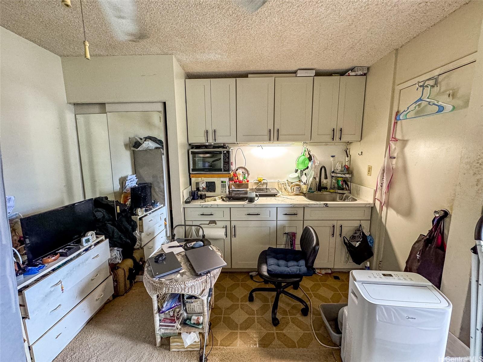 Pacific Islander condo # 701A, Honolulu, Hawaii - photo 9 of 10