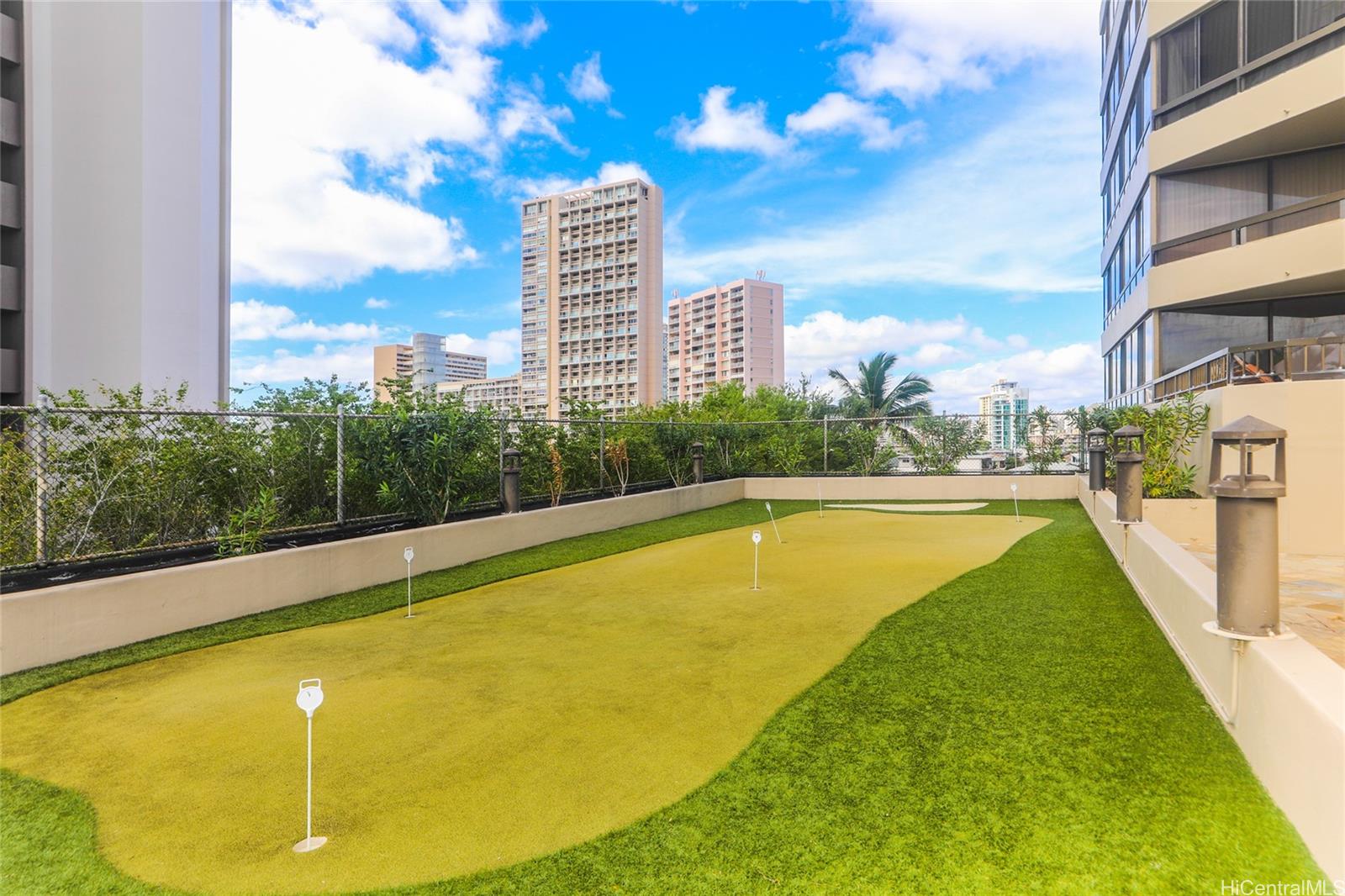 Iolani Court Plaza condo # 1004, Honolulu, Hawaii - photo 17 of 24