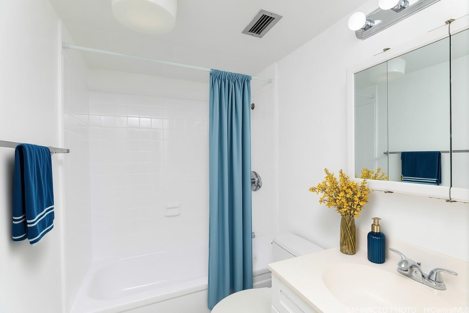 Iolani Court Plaza condo # 1004, Honolulu, Hawaii - photo 9 of 24