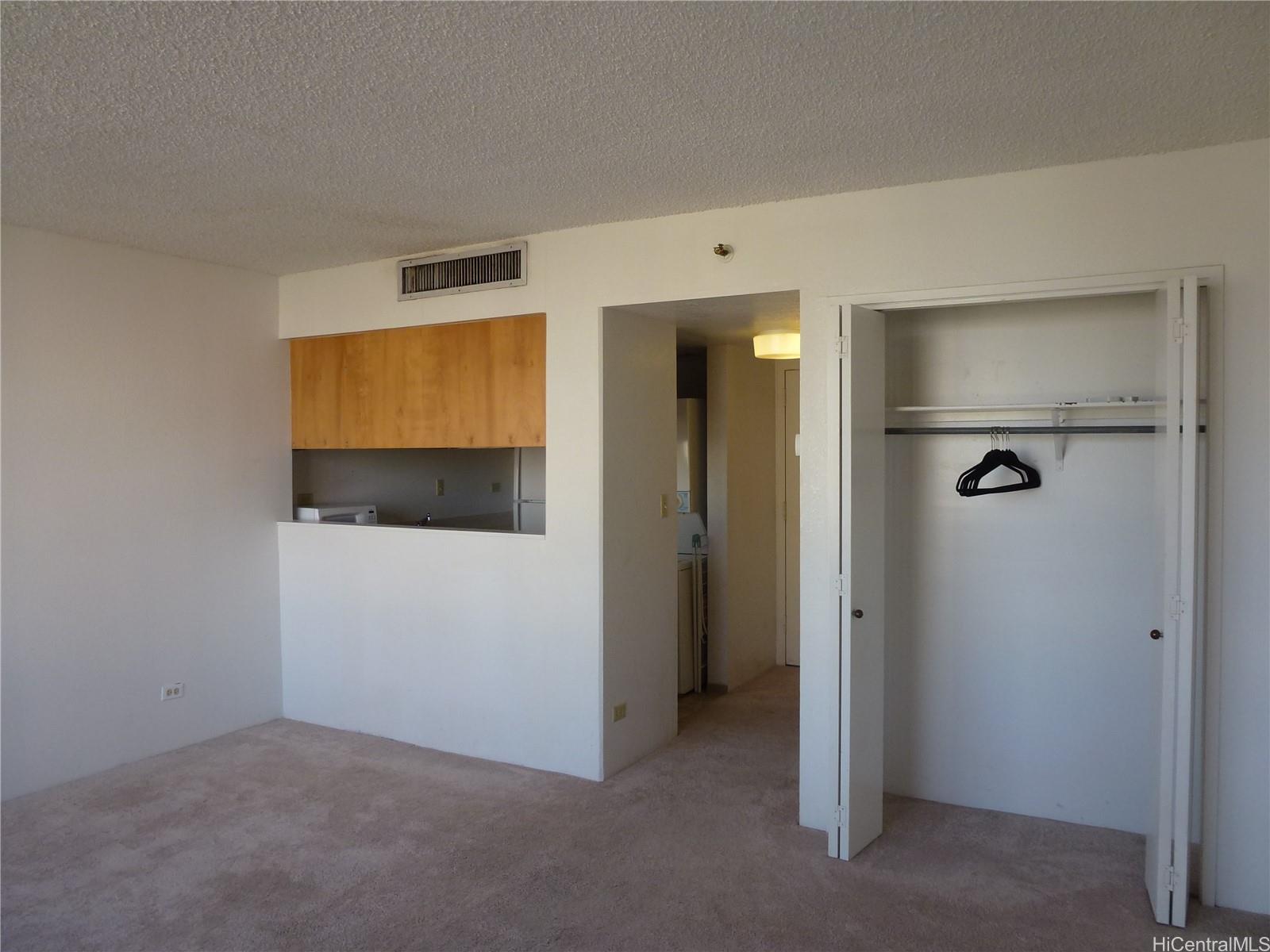 2499 Kapiolani Blvd Honolulu - Rental - photo 4 of 4