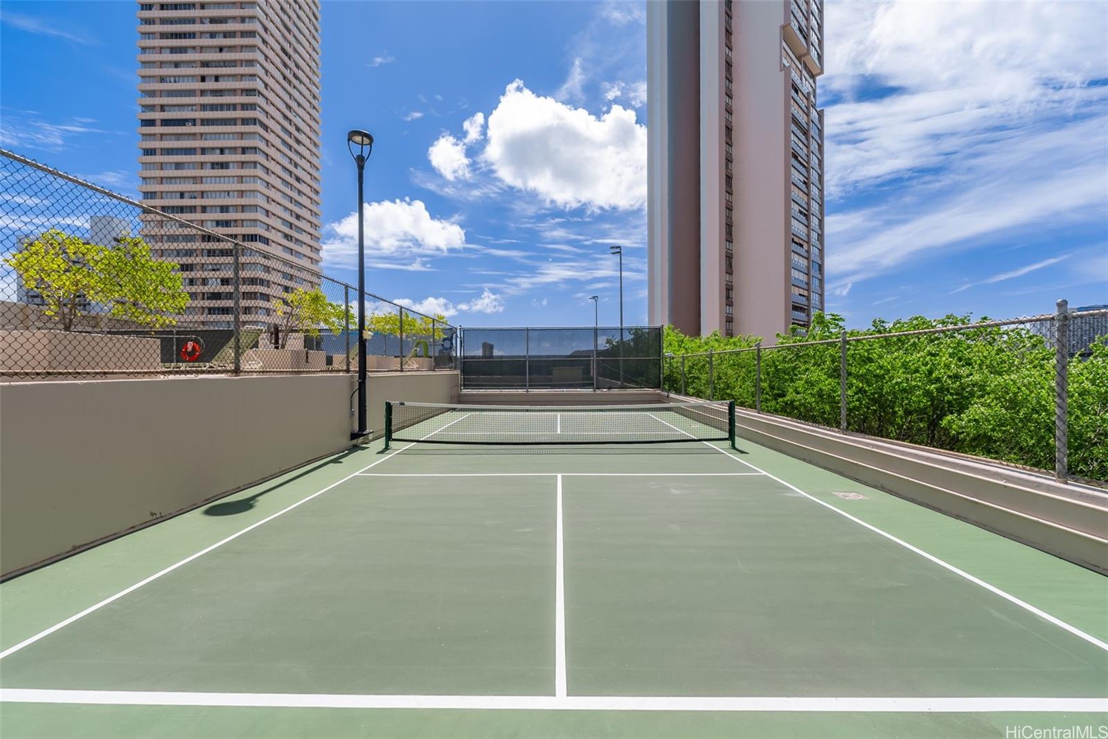 Iolani Court Plaza condo # 1107, Honolulu, Hawaii - photo 17 of 25