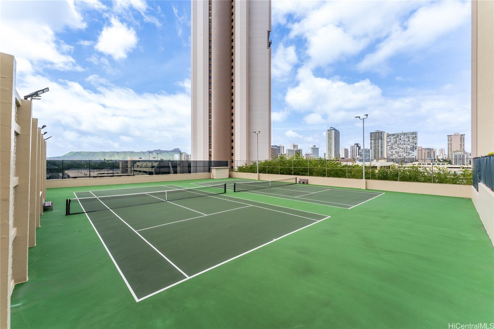 Iolani Court Plaza condo # 1107, Honolulu, Hawaii - photo 16 of 19