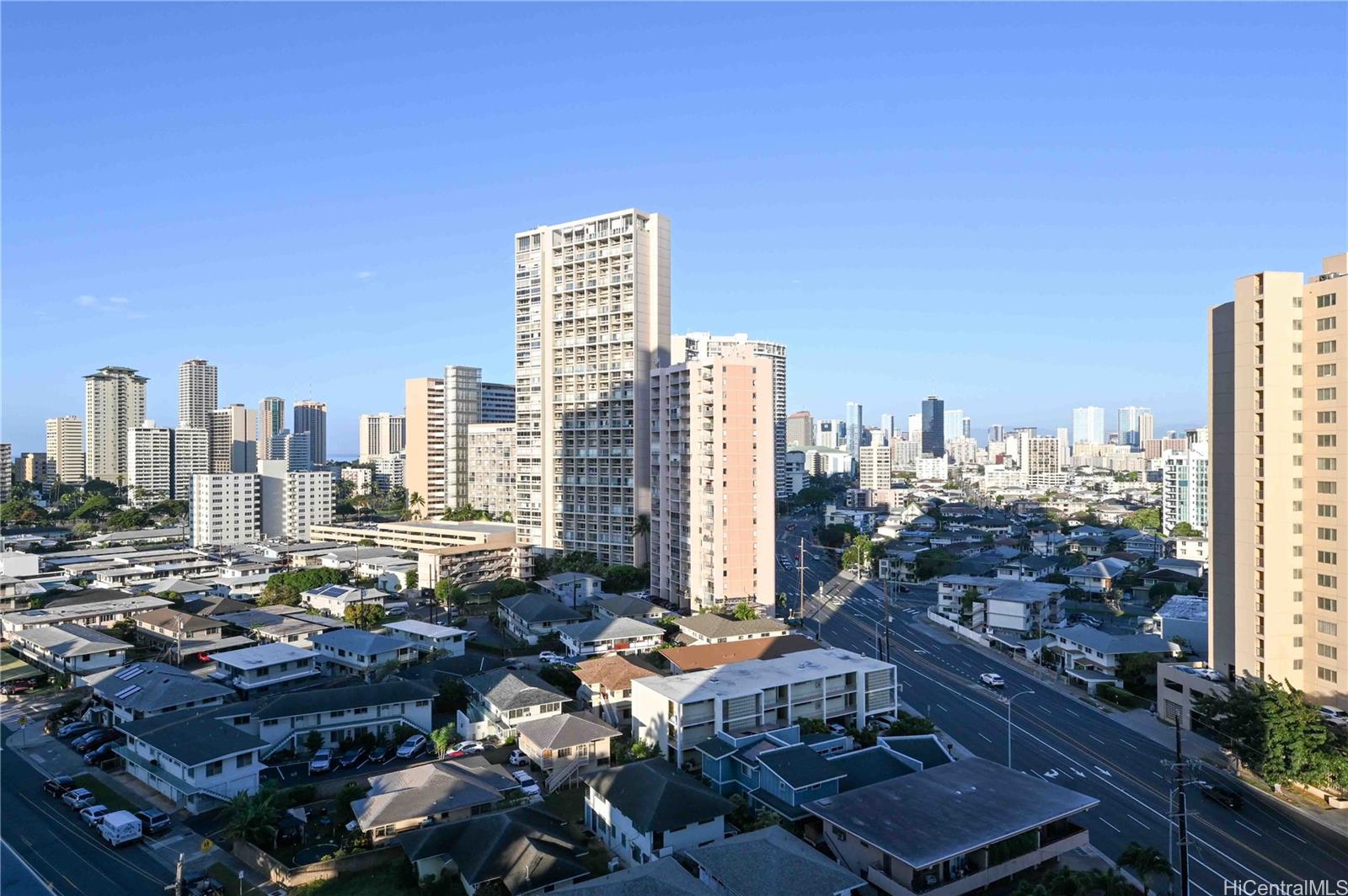 Iolani Court Plaza condo # 1404, Honolulu, Hawaii - photo 11 of 11