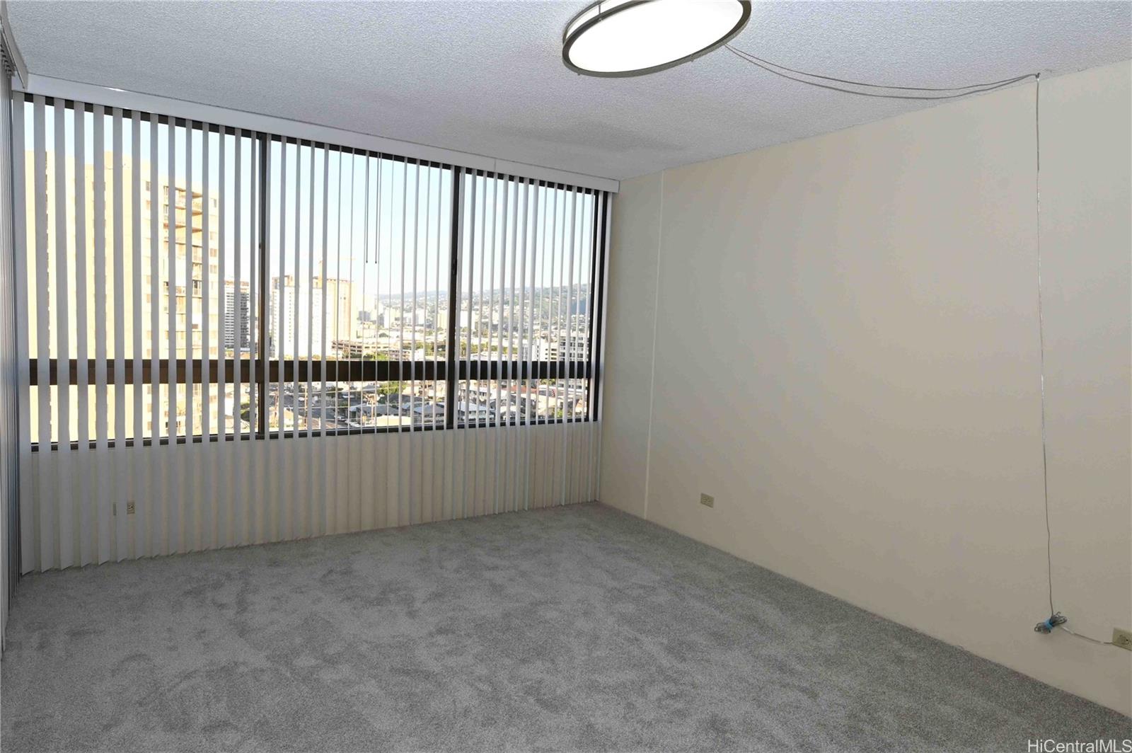 Iolani Court Plaza condo # 1404, Honolulu, Hawaii - photo 4 of 11