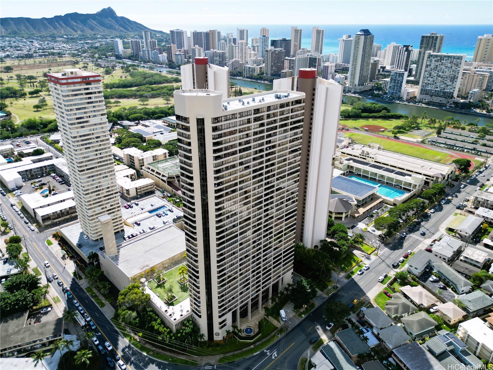 Iolani Court Plaza condo # 1600, Honolulu, Hawaii - photo 2 of 21