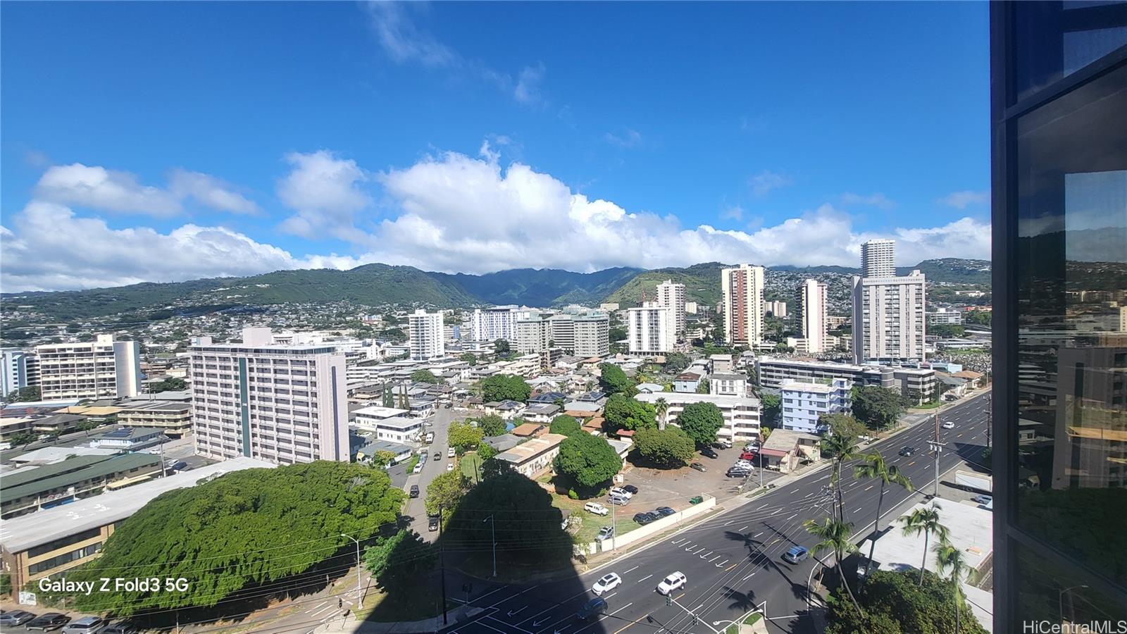 Iolani Court Plaza condo # 1600, Honolulu, Hawaii - photo 4 of 21