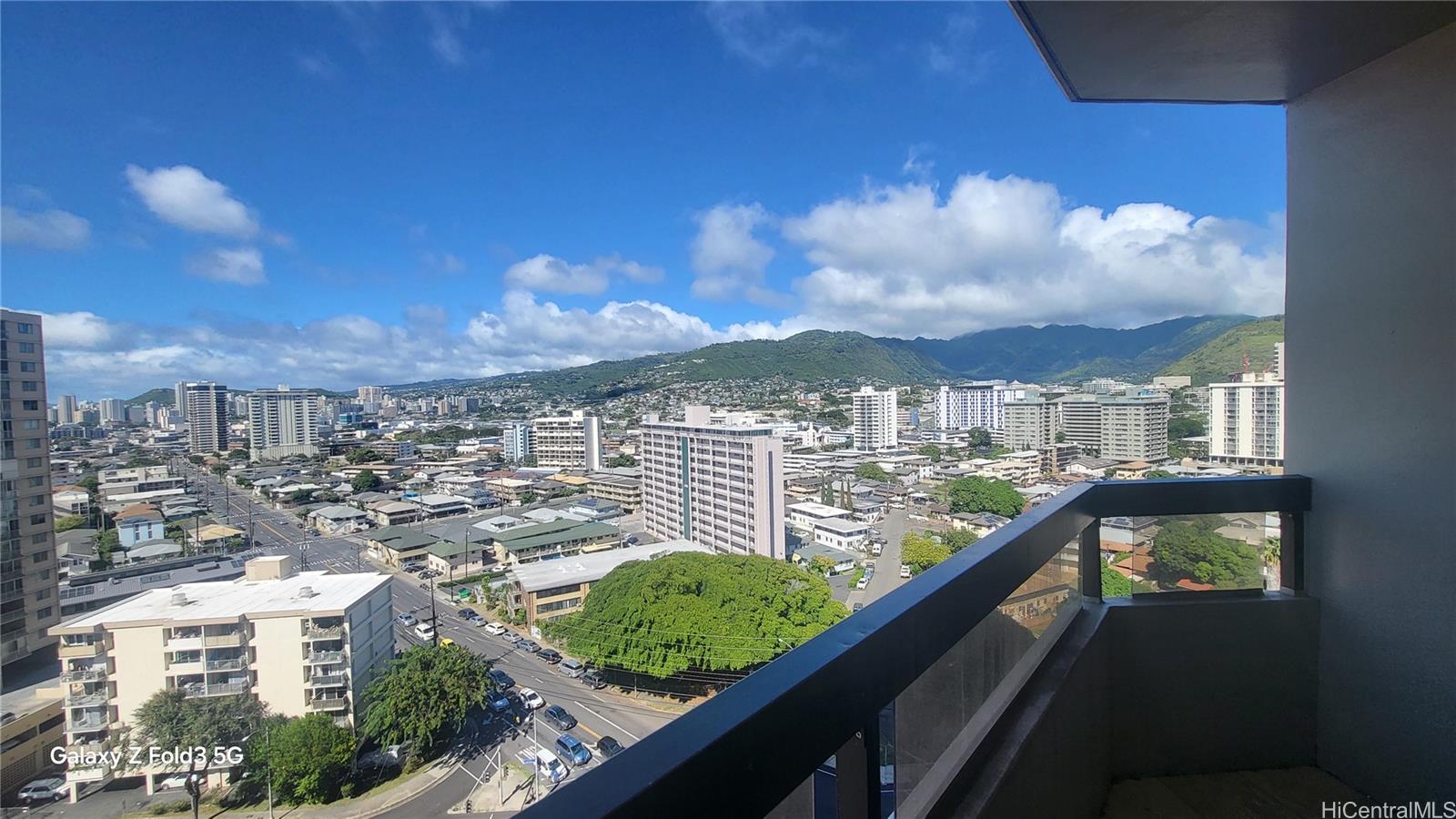 Iolani Court Plaza condo # 1600, Honolulu, Hawaii - photo 5 of 21