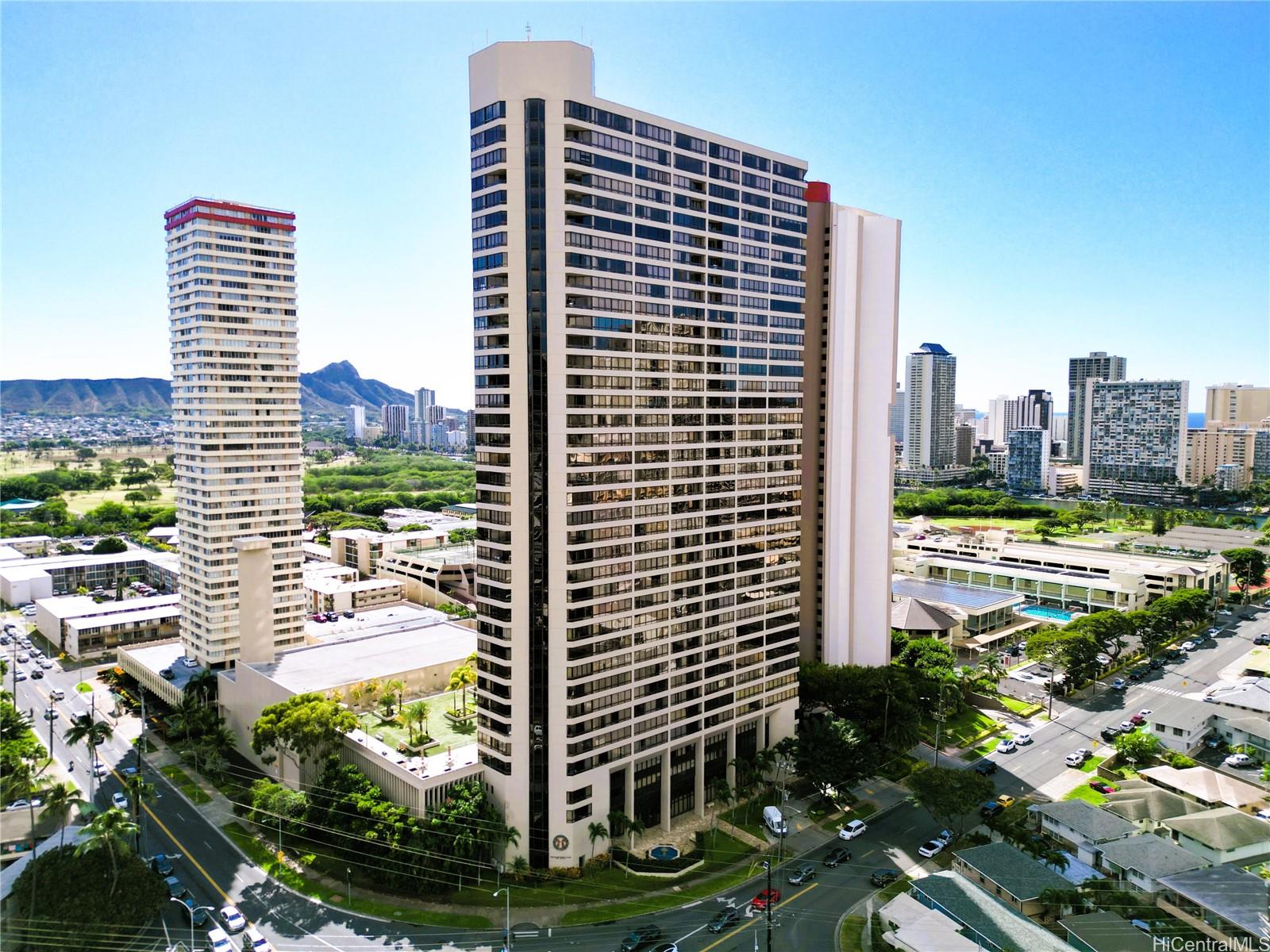 Iolani Court Plaza condo # 1603, Honolulu, Hawaii - photo 2 of 23