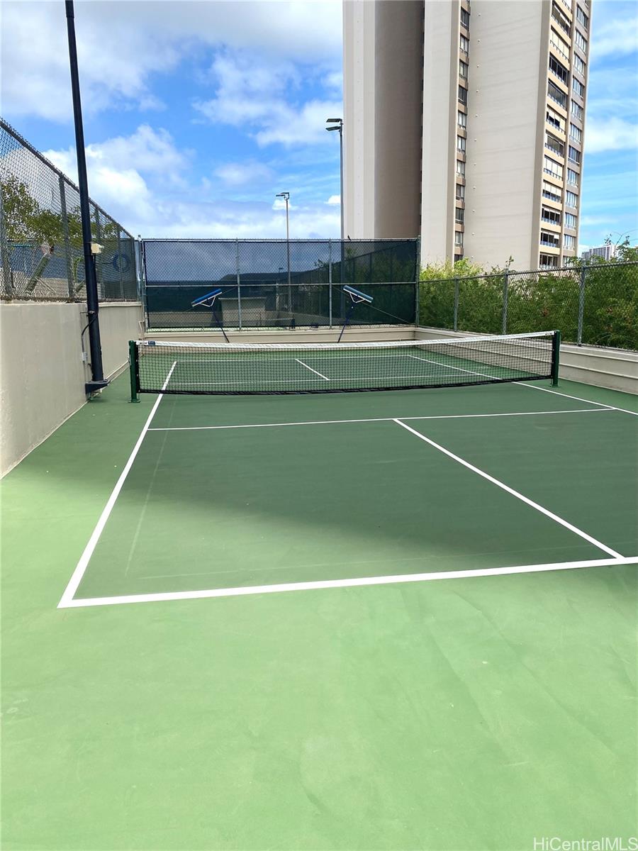 Iolani Court Plaza condo # 1706, Honolulu, Hawaii - photo 17 of 20