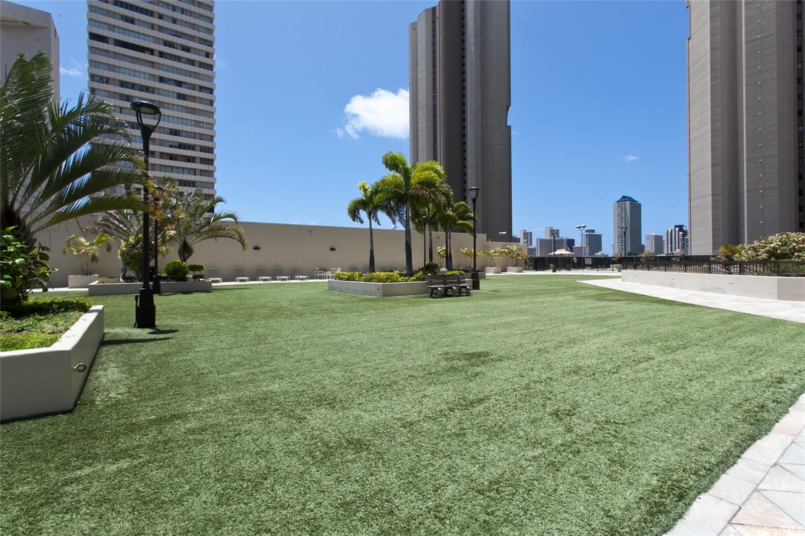 Iolani Court Plaza condo # 1906, Honolulu, Hawaii - photo 9 of 15