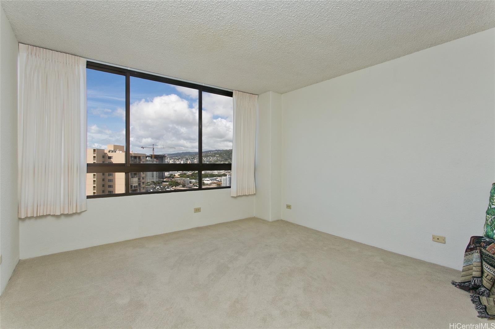 Iolani Court Plaza condo # 2008, Honolulu, Hawaii - photo 7 of 17