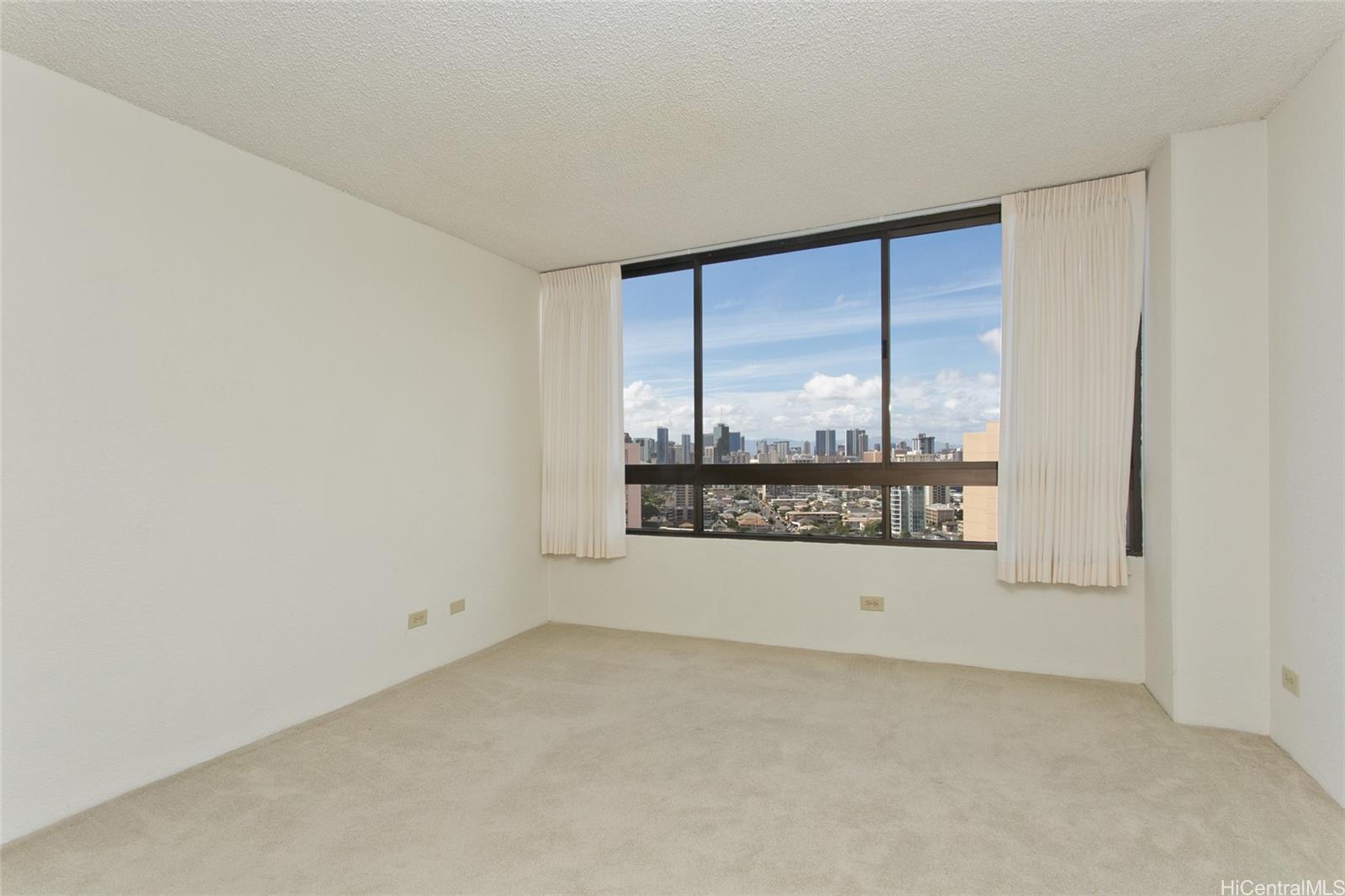 Iolani Court Plaza condo # 2008, Honolulu, Hawaii - photo 10 of 17