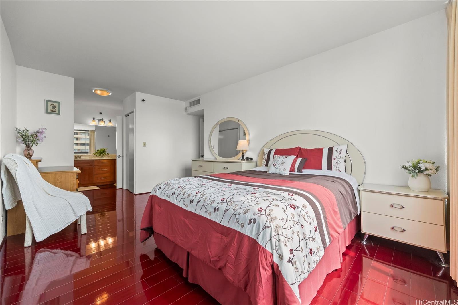 Iolani Court Plaza condo # 2201, Honolulu, Hawaii - photo 13 of 25