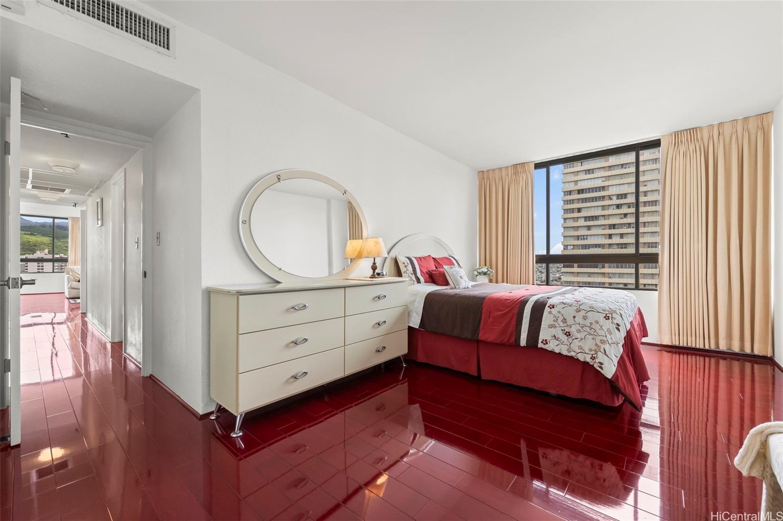 Iolani Court Plaza condo # 2201, Honolulu, Hawaii - photo 17 of 25