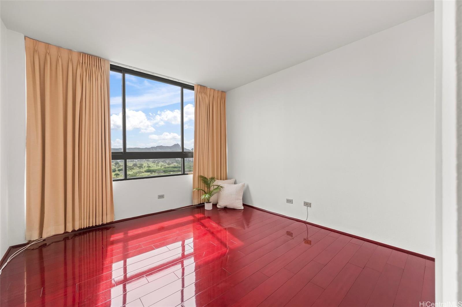 Iolani Court Plaza condo # 2201, Honolulu, Hawaii - photo 7 of 25