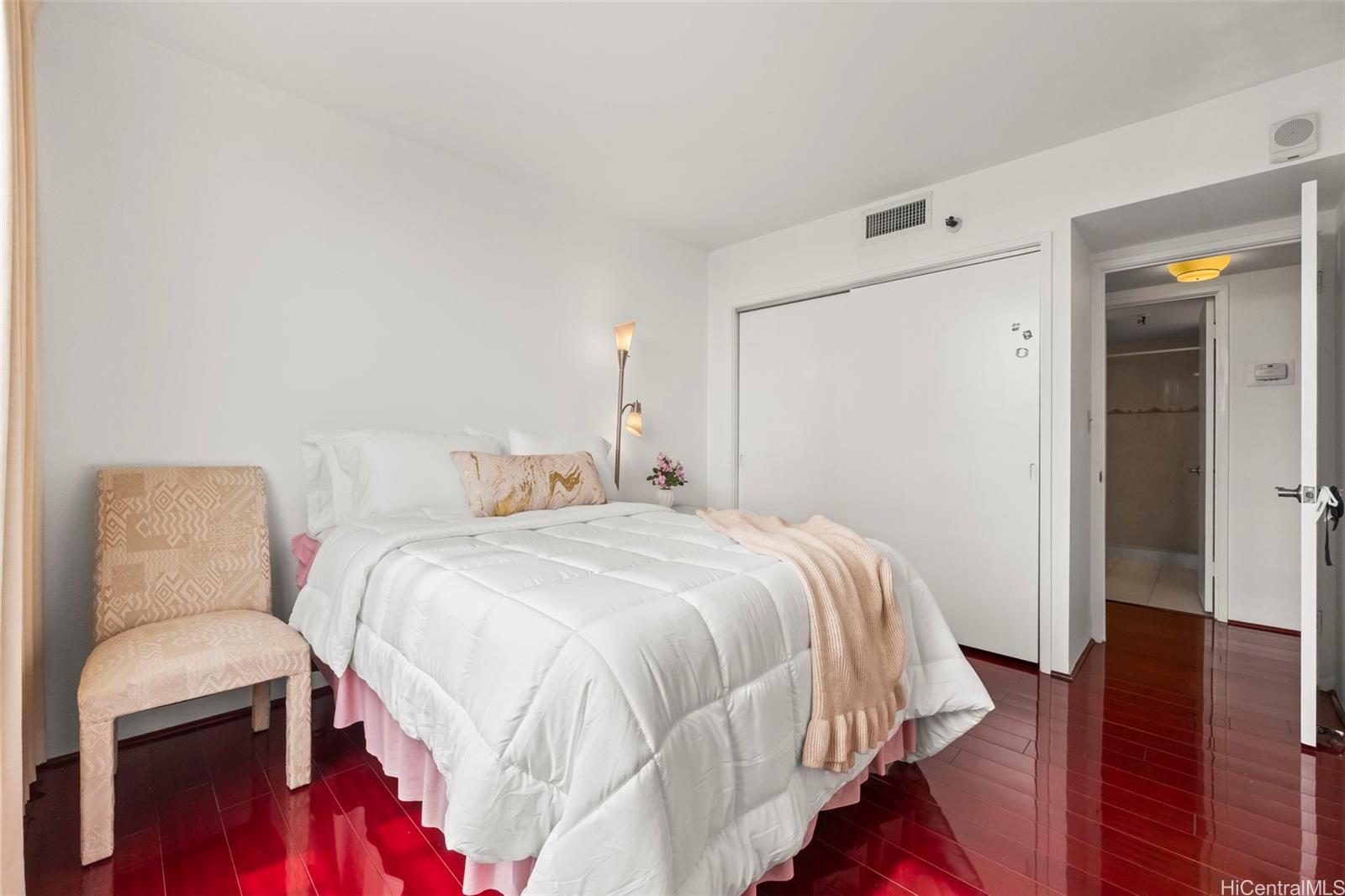 Iolani Court Plaza condo # 2201, Honolulu, Hawaii - photo 10 of 25