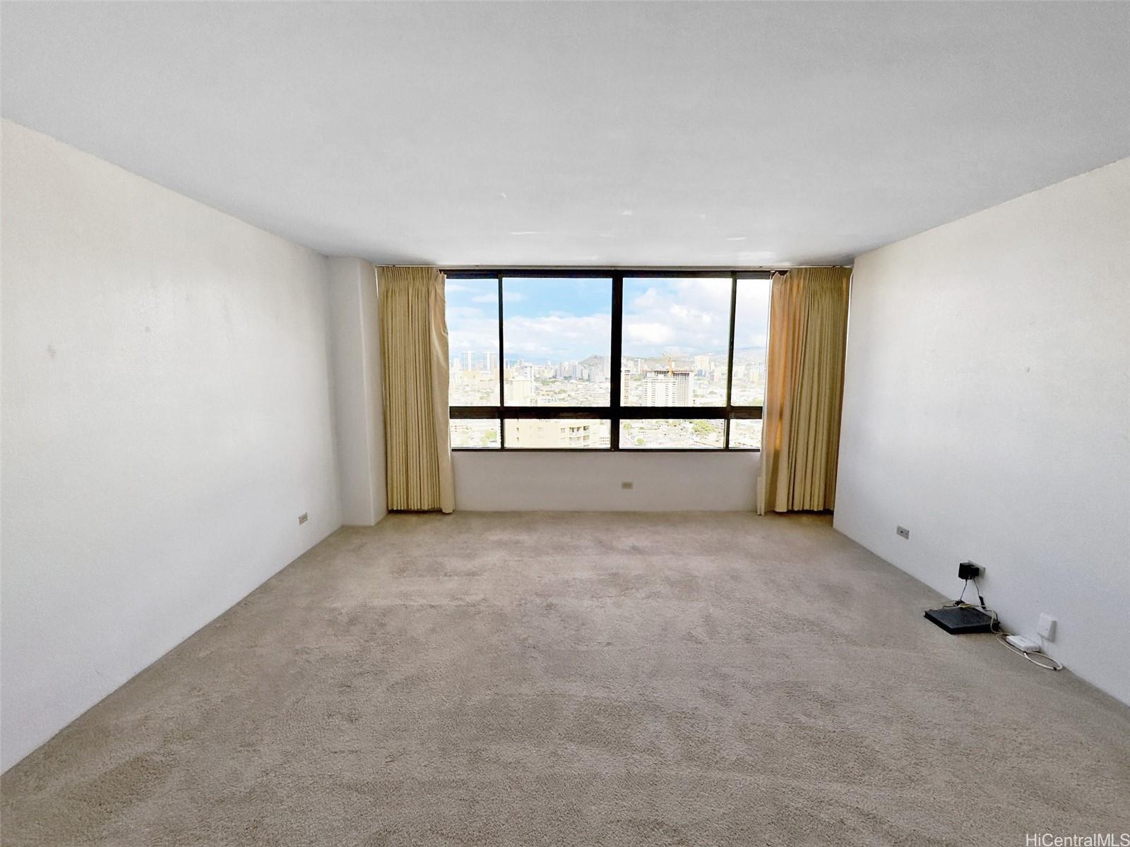 Iolani Court Plaza condo # 2702, Honolulu, Hawaii - photo 13 of 20